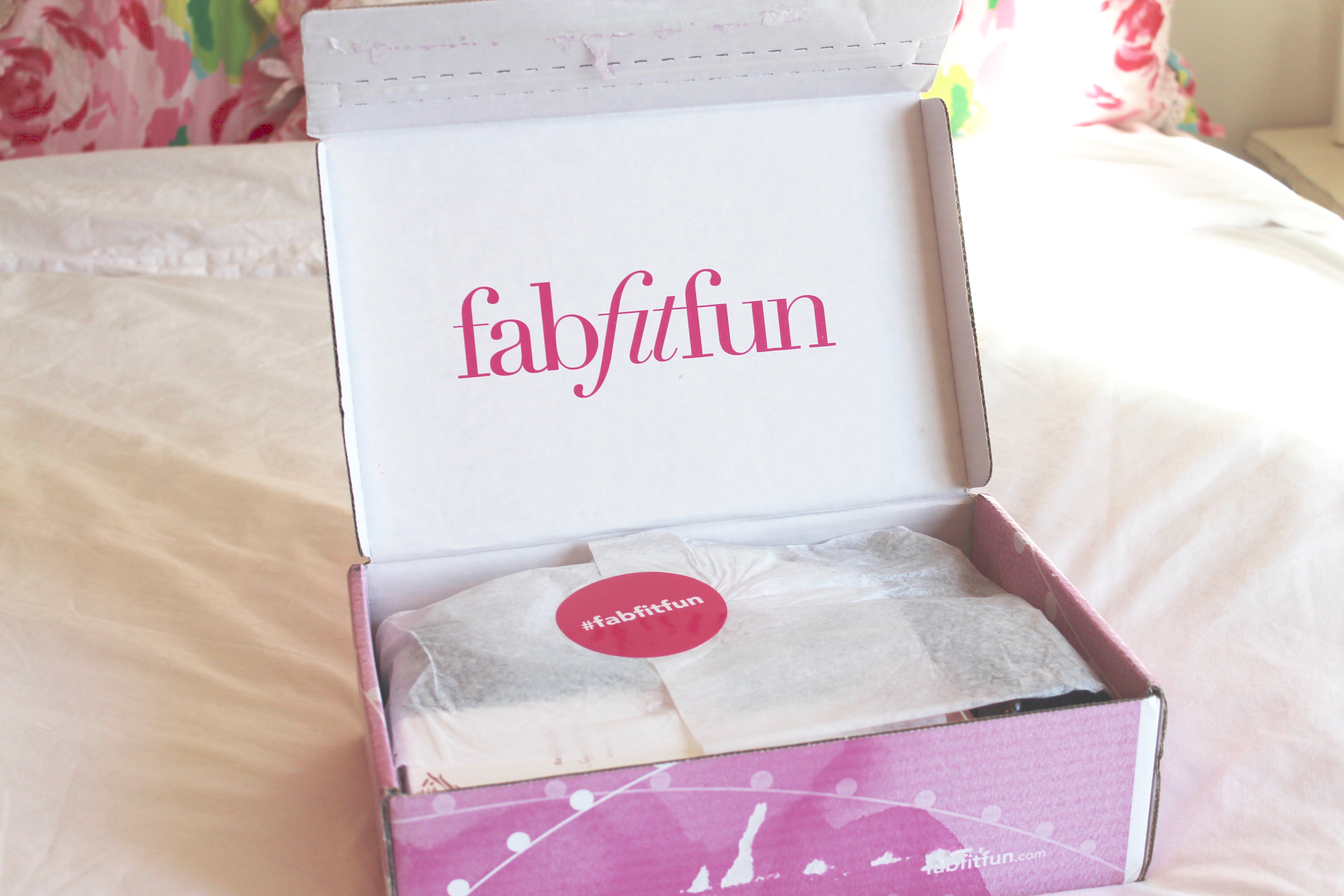 FabFitFun Winter box Unboxing Lauren Emily Lindmark