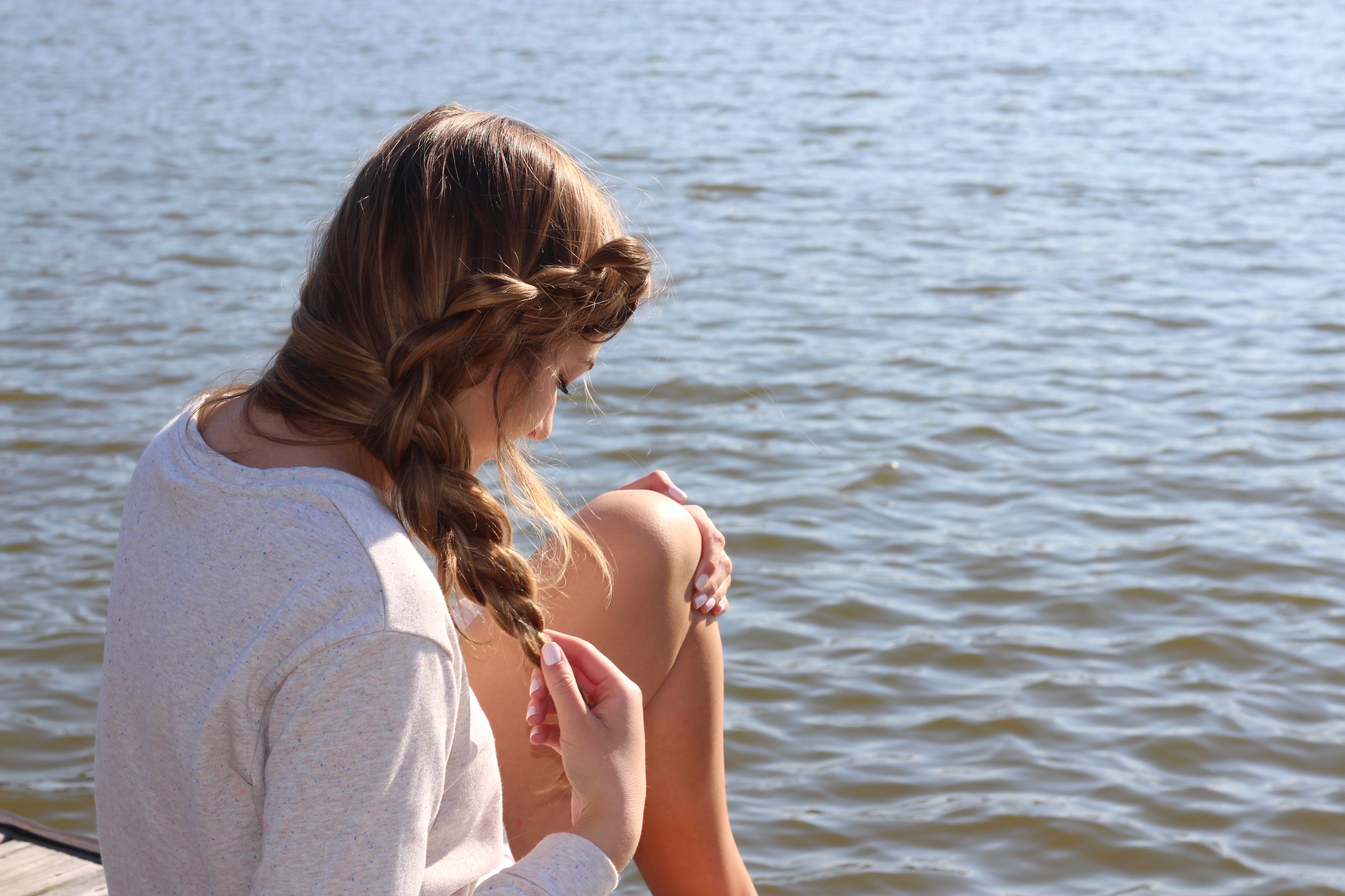 Easter Hair Blog | Side Dutch Braid No Heat Hairstyle (Lake Edition) by Lauren Lindmark on Daily Dose of Charm