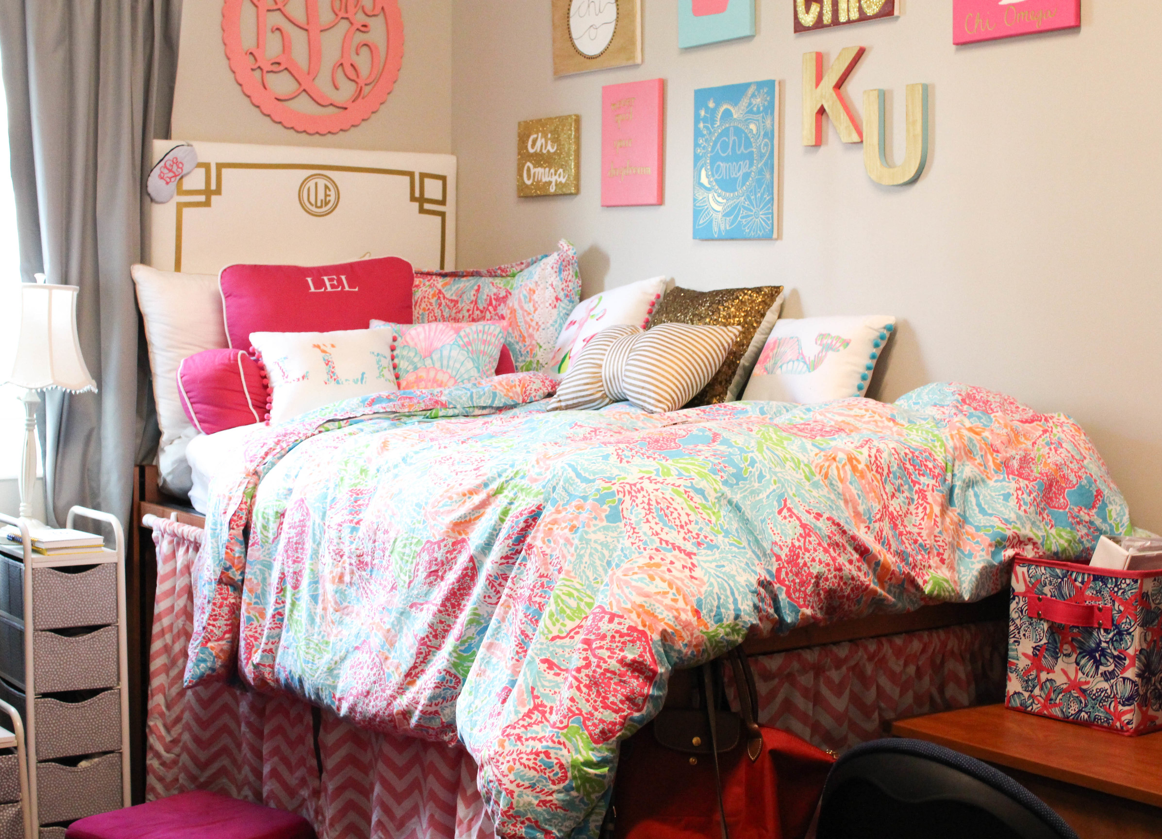 gold and pink dorm – daily dose of charm