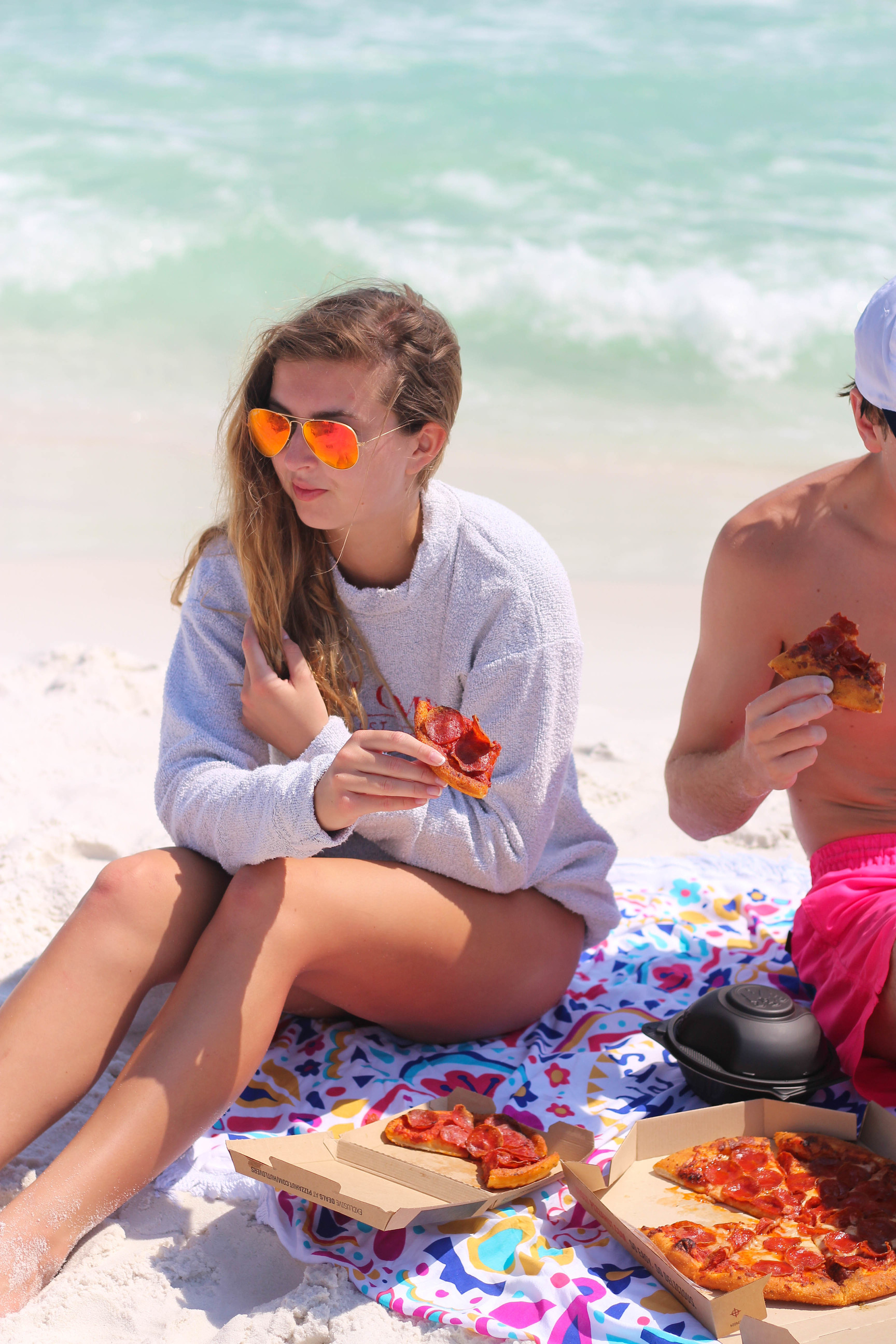 Pizza Hut Beach Picnic with my boyfriend, beach pictures, couple goals, cute couple by lauren lindmark on daily dose of charm