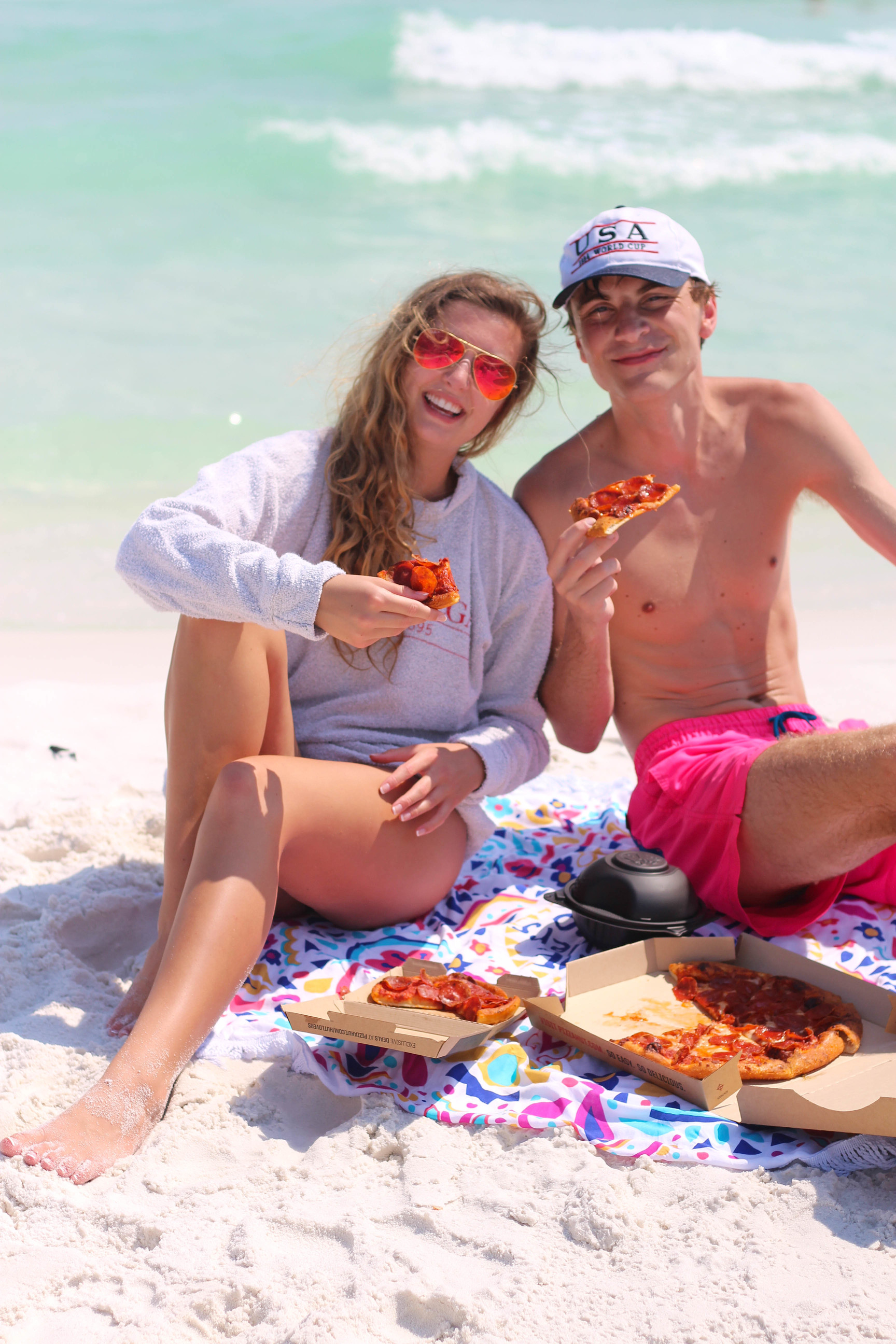 Pizza Hut Beach Picnic with my boyfriend, beach pictures, couple goals, cute couple by lauren lindmark on daily dose of charm