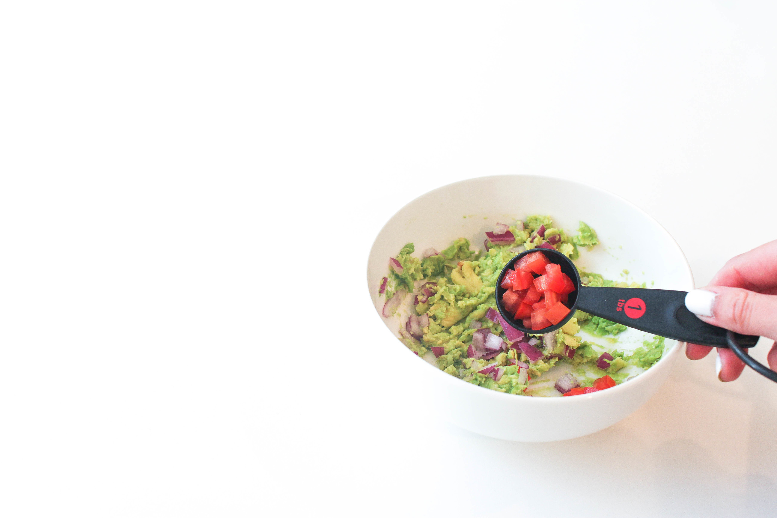 Single serving guacamole recipe perfect for college students or after school snacks for kids, healthy snack, by lauren lindmark on daily dose of charm
