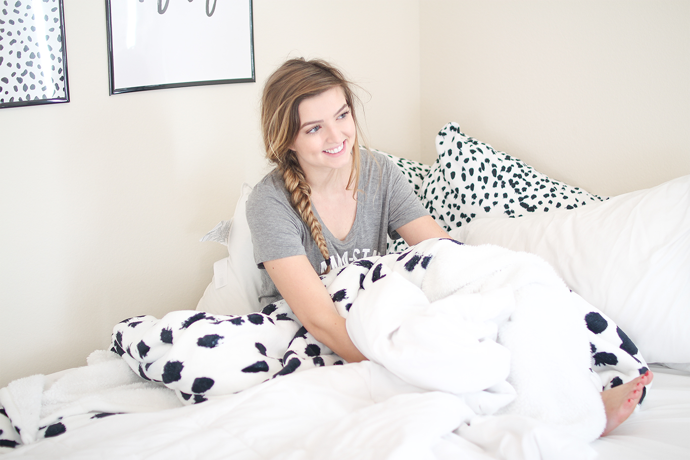 How to Get a Good Night's Sleep, tips to sleep well on daily dose of charm by Lauren Lindmark