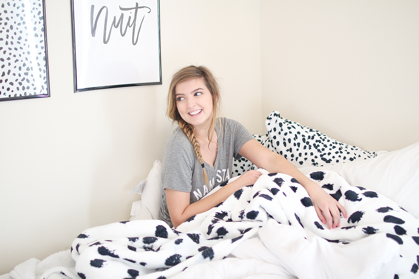 How to Get a Good Night's Sleep, tips to sleep well on daily dose of charm by Lauren Lindmark