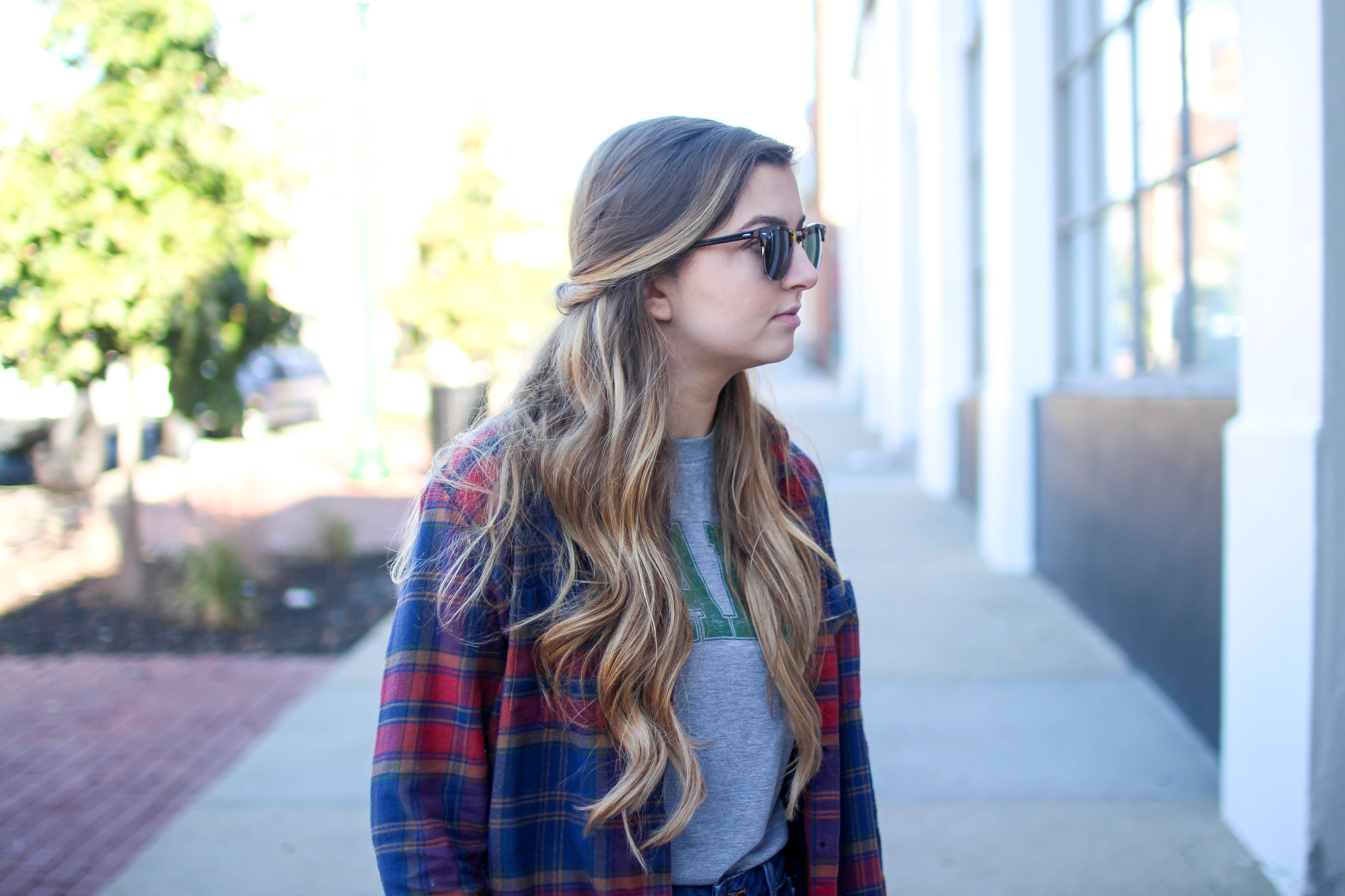 How to style flannel shirts, kale shirt on the blog daily dose of charm dailydoseofcharm.com by lauren lindmark