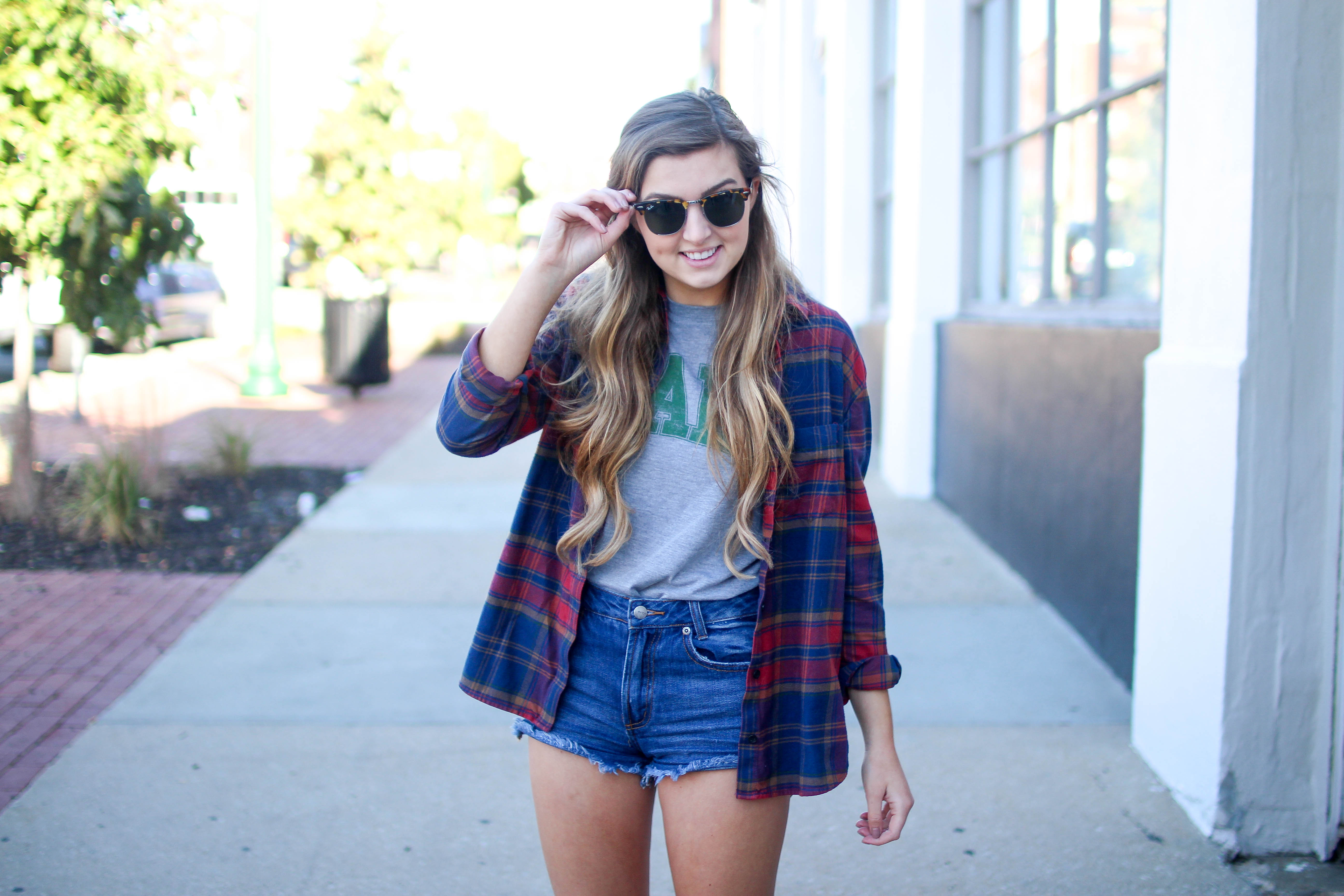 How to style flannel shirts, kale shirt on the blog daily dose of charm dailydoseofcharm.com by lauren lindmark