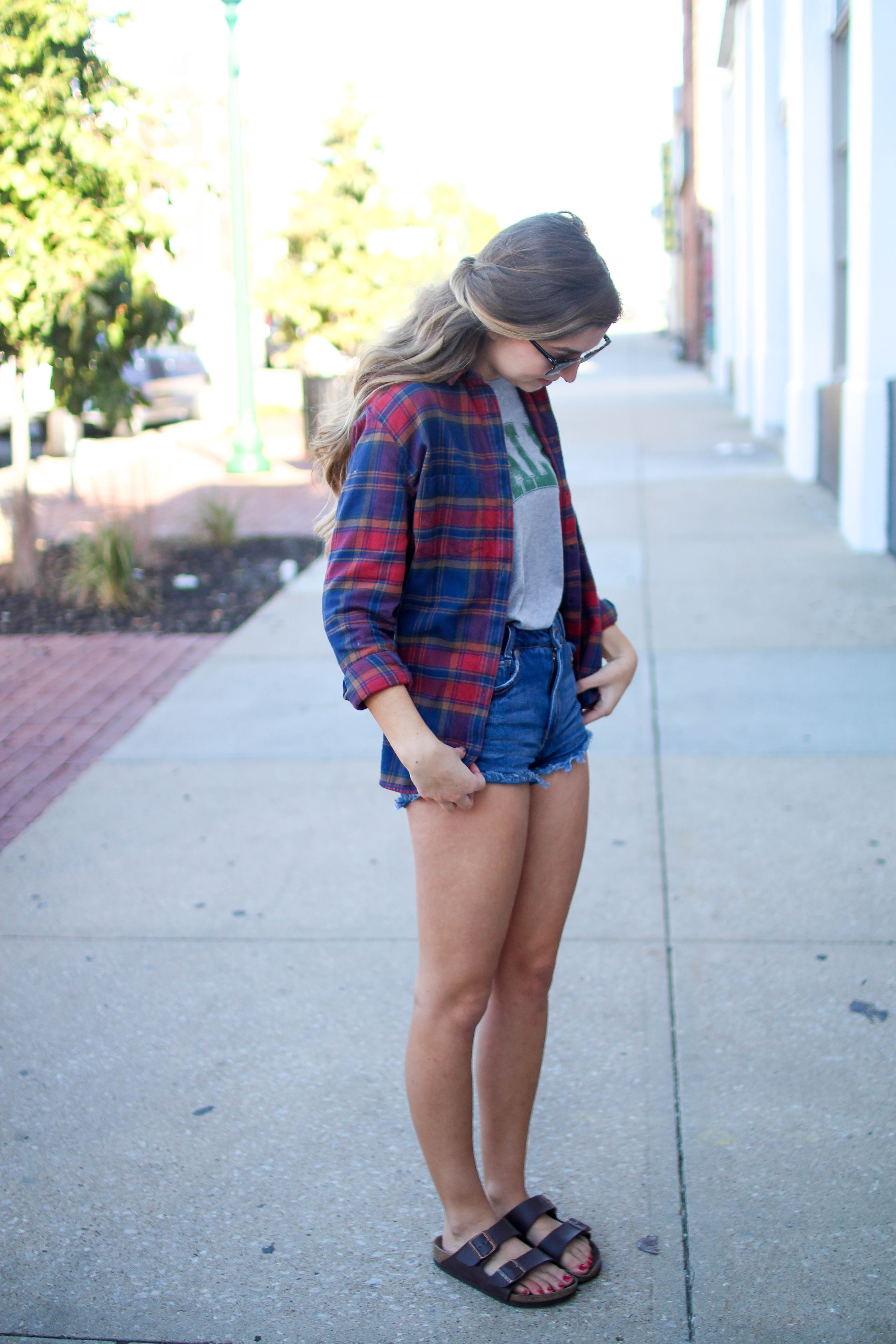 How to style flannel shirts, kale shirt on the blog daily dose of charm dailydoseofcharm.com by lauren lindmark