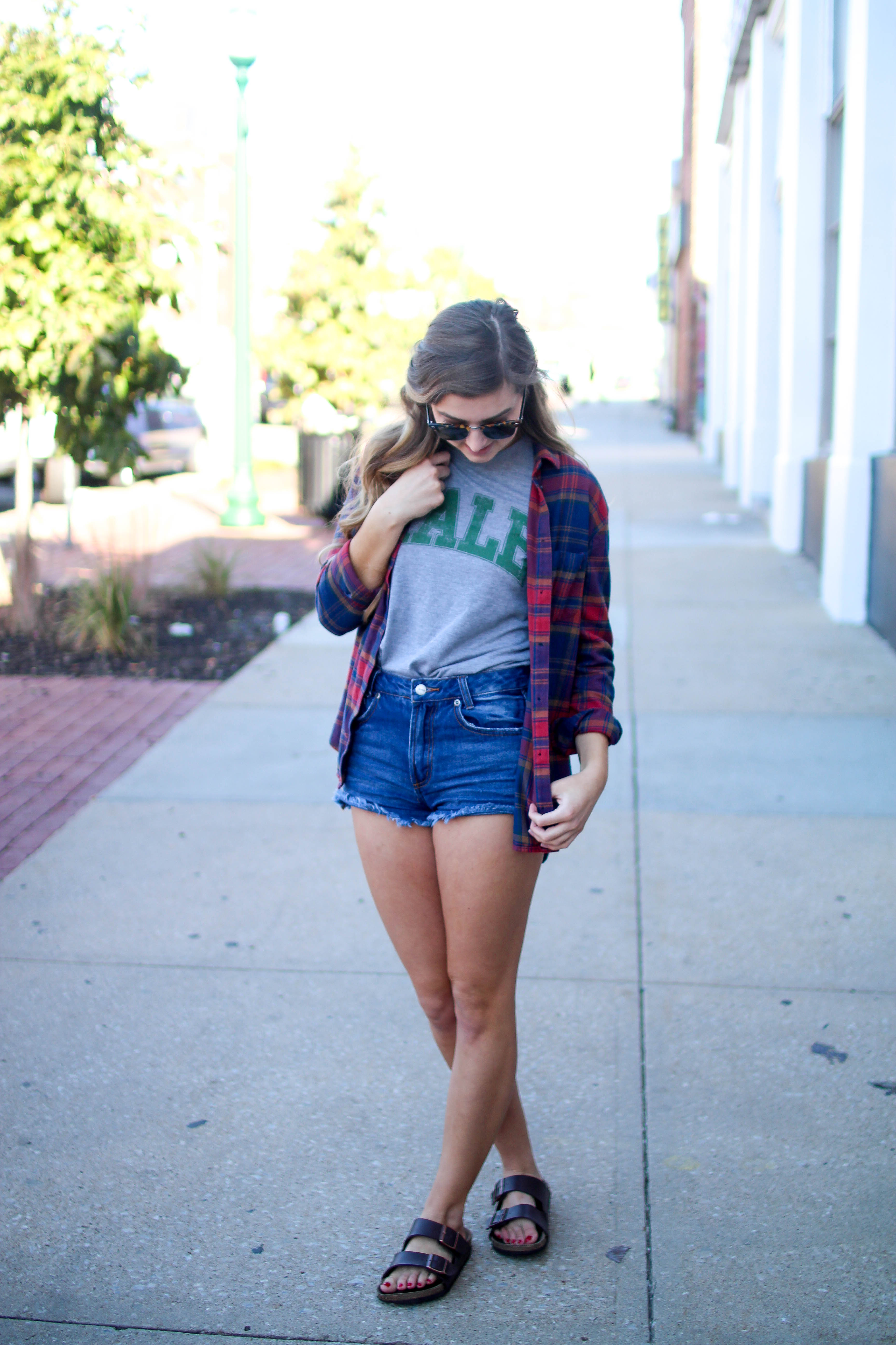 How to style flannel shirts, kale shirt on the blog daily dose of charm dailydoseofcharm.com by lauren lindmark