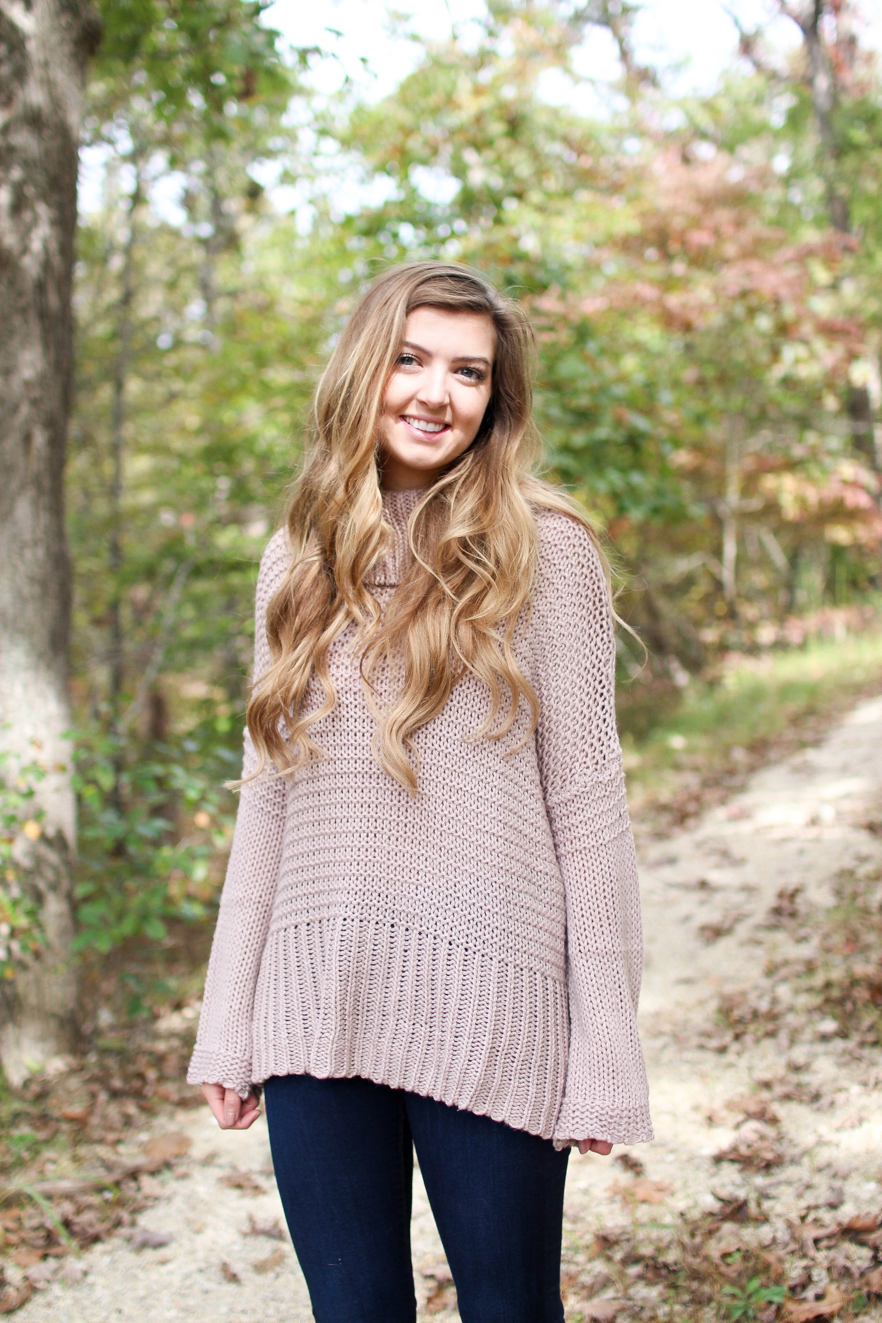 The cutest sweater to wear this fall with frye boots on the blog daily dose of charm by lauren lindmark
