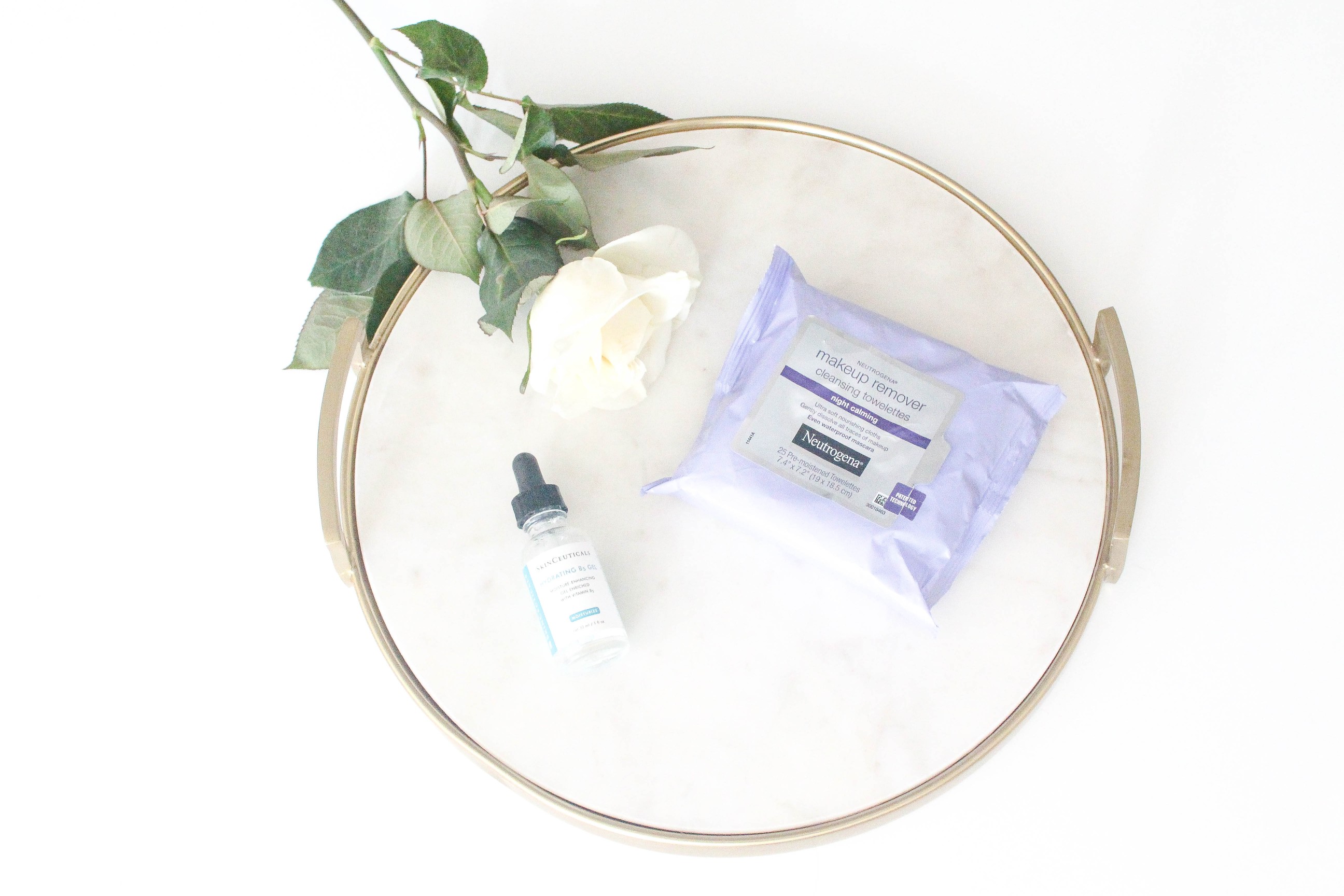 Travel Beauty Essentials by Lauren Lindmark dailydoseofcharm.com daily dose of charm