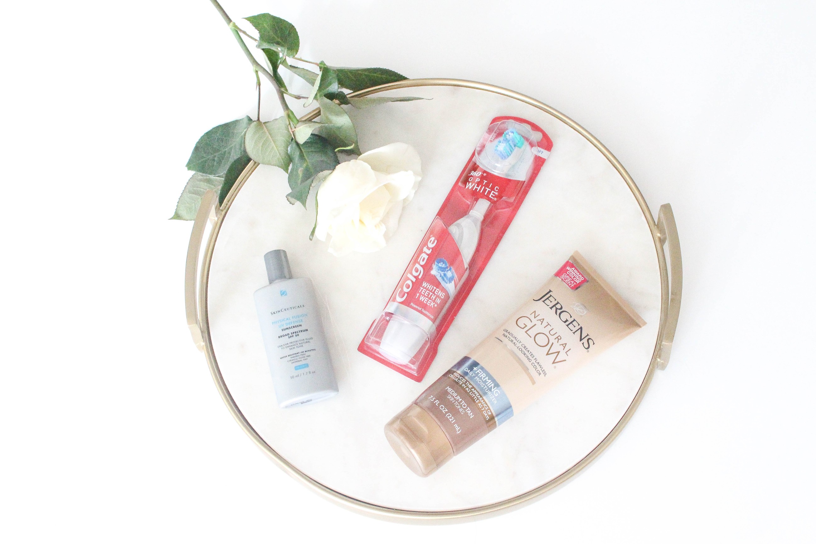 Travel Beauty Essentials by Lauren Lindmark dailydoseofcharm.com daily dose of charm