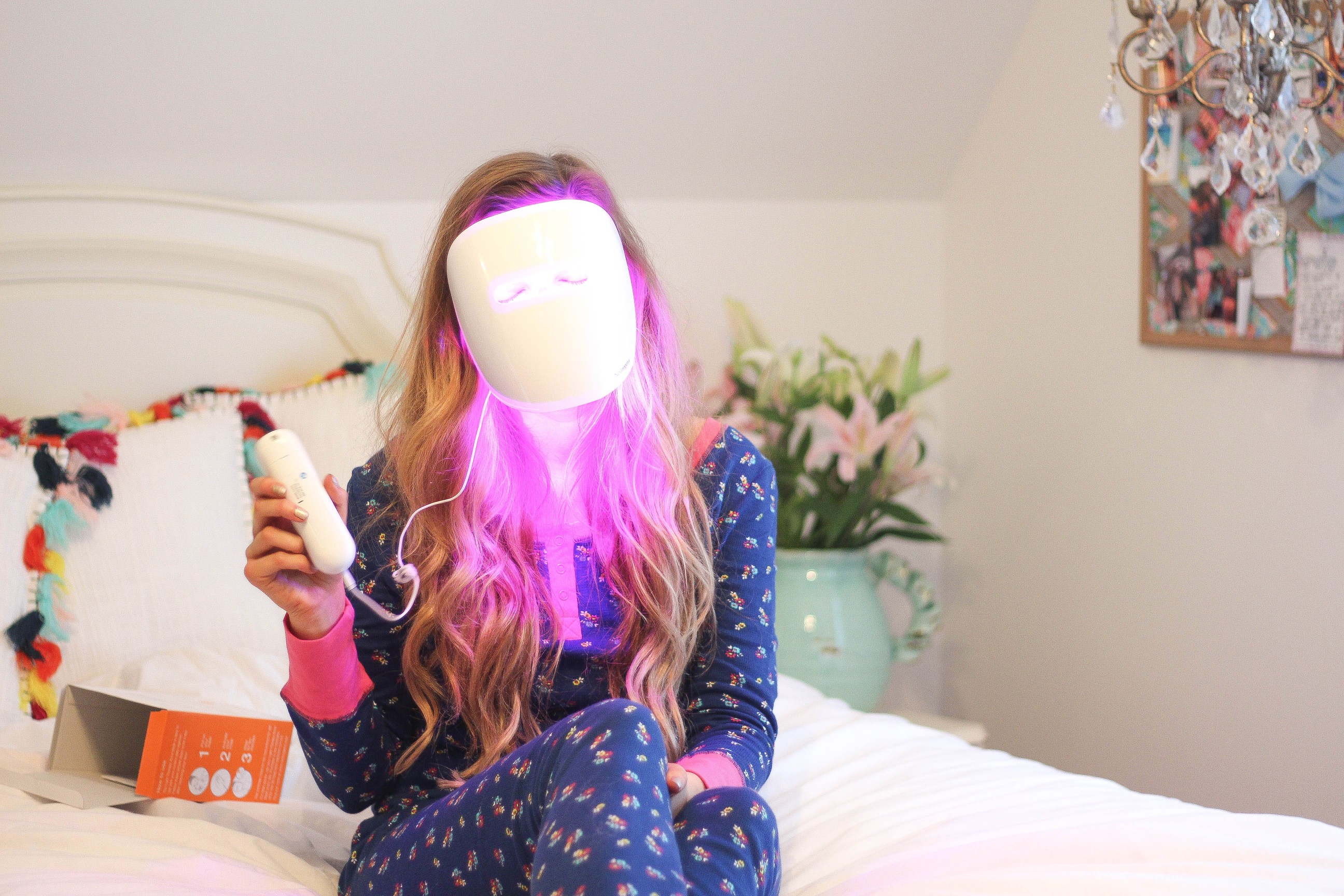 Neutrogena Light Therapy Acne Mask DIY at home facial with Neutrogena by Lauren Lindmark on Daily Dose of Charm