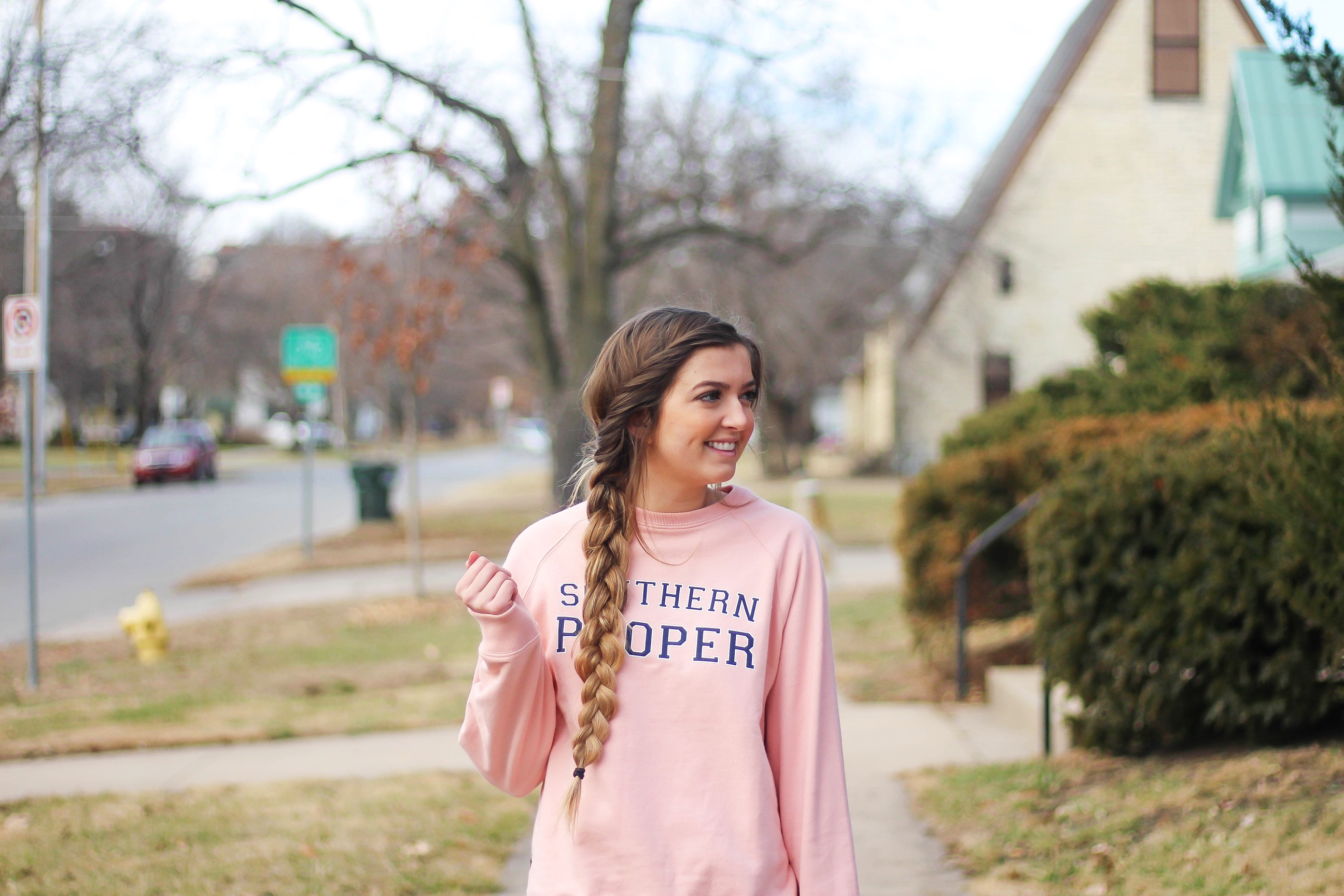 Valentine's Day Hairstyles! Perfect hairstyles for Valentine's Day that are easy and no heat. I love finding cute hairstyles that are no heat hairstyles and easy to do! By Lauren Lindmark on Daily Dose of Charm dailydoseofcharm.com