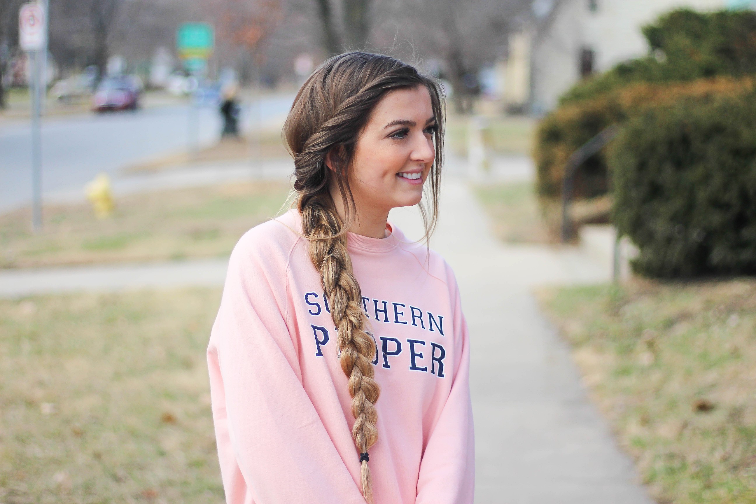 Valentine's Day Hairstyles! Perfect hairstyles for Valentine's Day that are easy and no heat. I love finding cute hairstyles that are no heat hairstyles and easy to do! By Lauren Lindmark on Daily Dose of Charm dailydoseofcharm.com