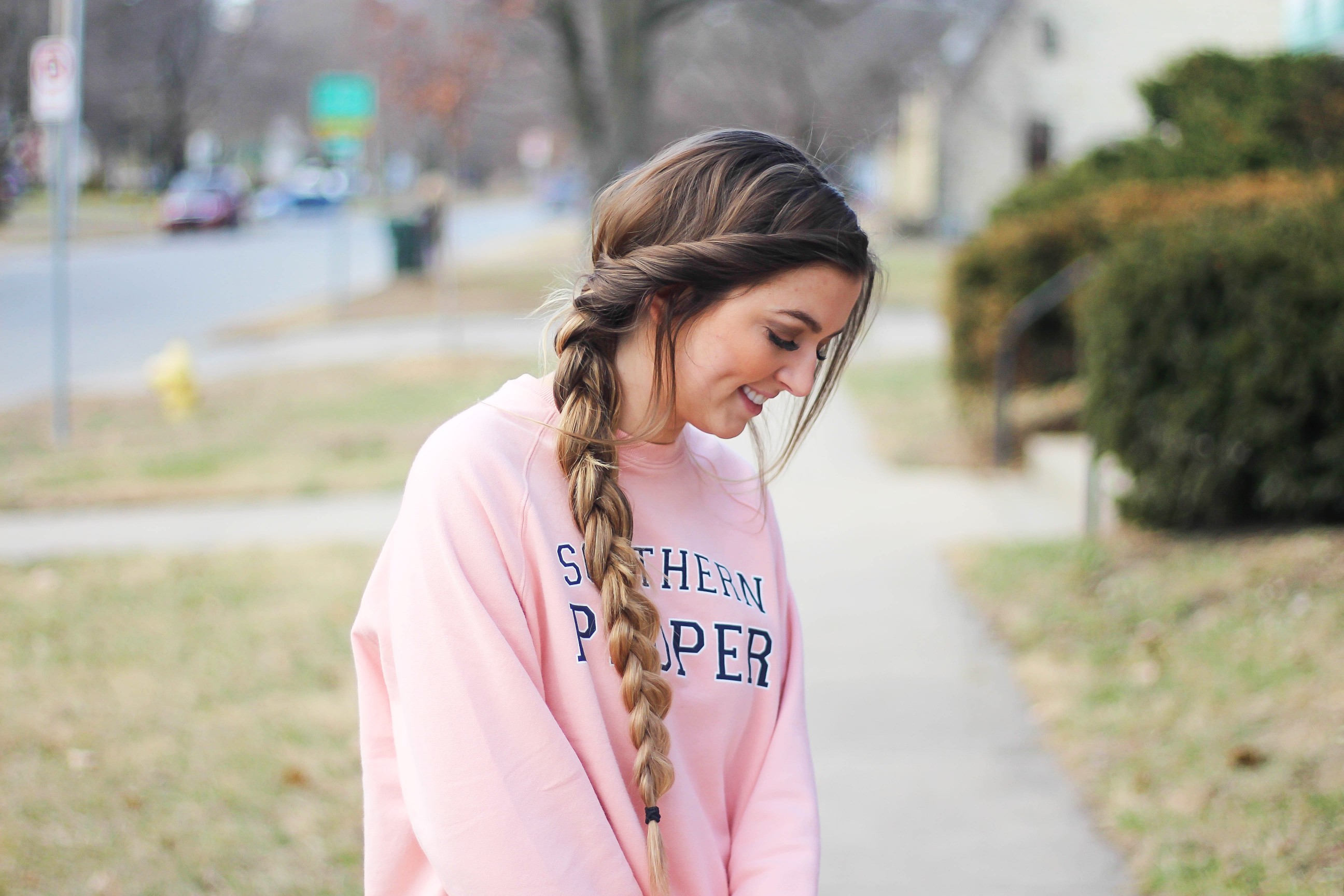 Valentine's Day Hairstyles! Perfect hairstyles for Valentine's Day that are easy and no heat. I love finding cute hairstyles that are no heat hairstyles and easy to do! By Lauren Lindmark on Daily Dose of Charm dailydoseofcharm.com