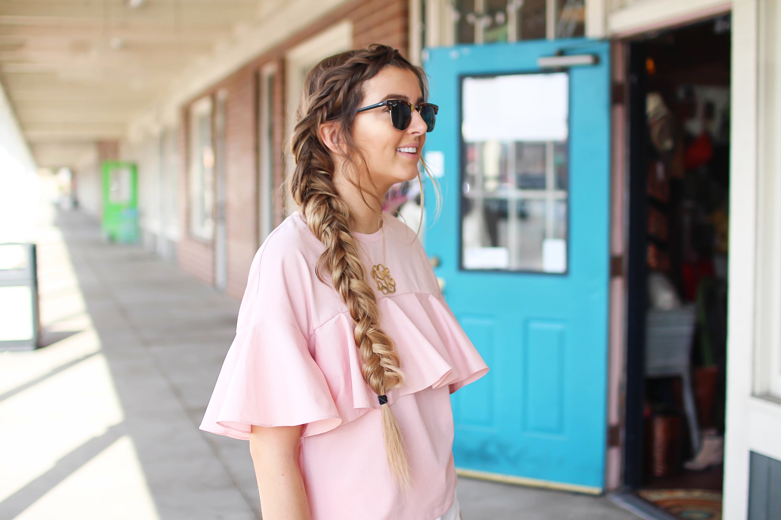 The cutest ruffle top you will ever find is only $35! I love this pink full shirt, I can't stop wearing it! I paired it with my white j.crew chino shorts and my 2.5" monogram necklace. I am also wearing my favorite ray ban club master sunglasses. By Lauren Lindmark on dailydoseofcharm.com daily dose of charm