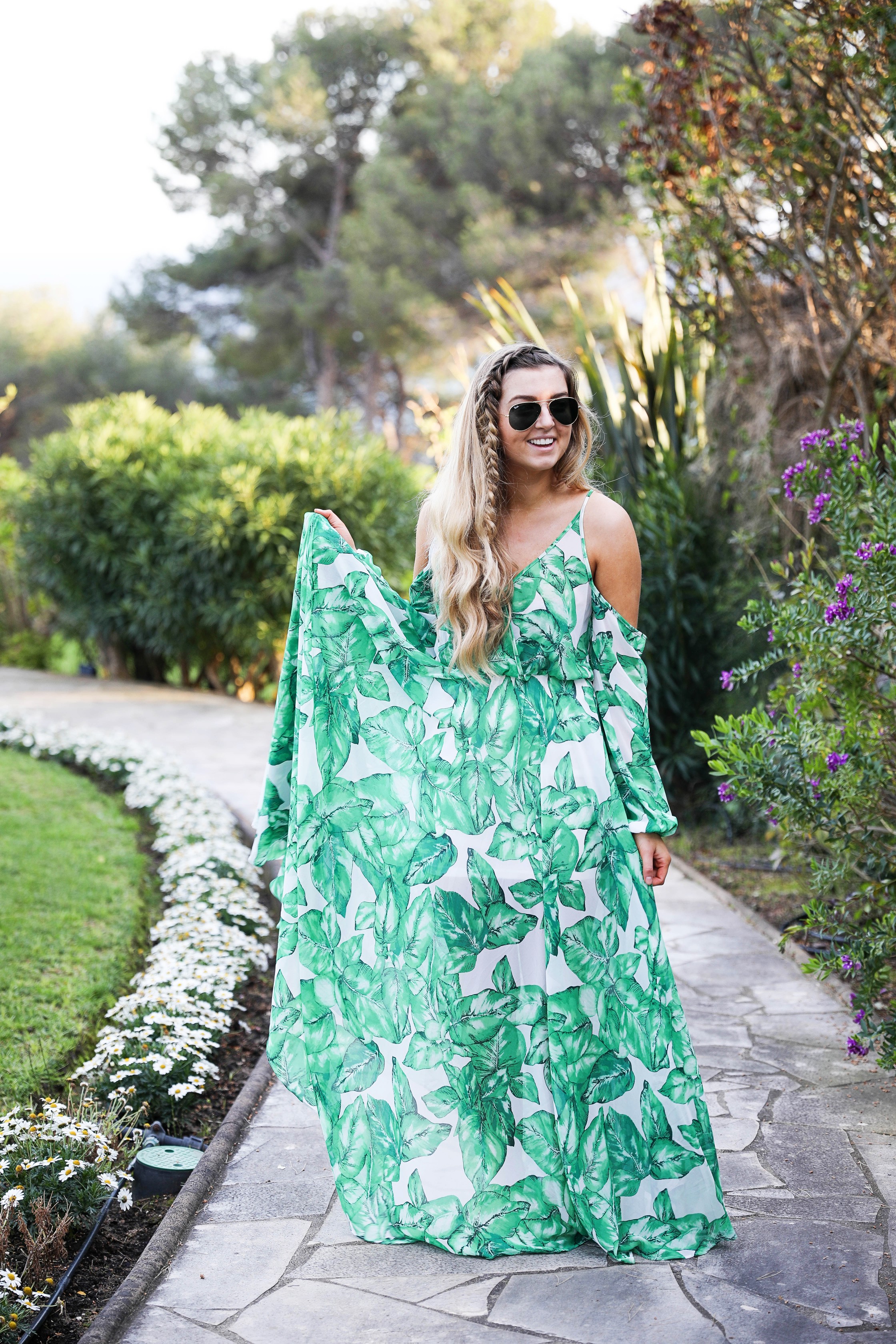 The perfect flowy island dress! I love the tropical print dress and it was a perfect outfit for Nice, France! By Lauren Lindmark on daily dose of charm dailydoseofcharm.com