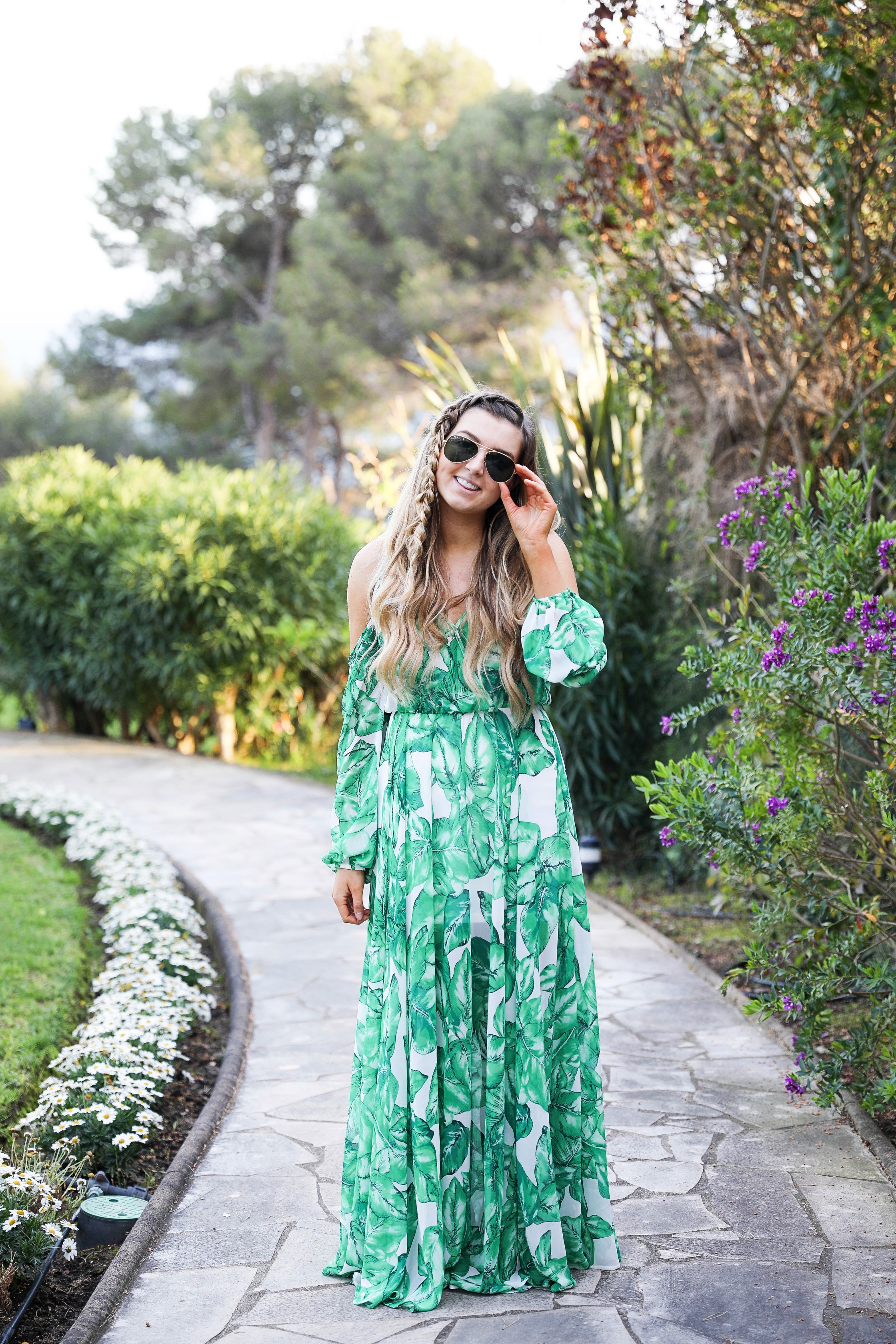 The perfect flowy island dress! I love the tropical print dress and it was a perfect outfit for Nice, France! By Lauren Lindmark on daily dose of charm dailydoseofcharm.com