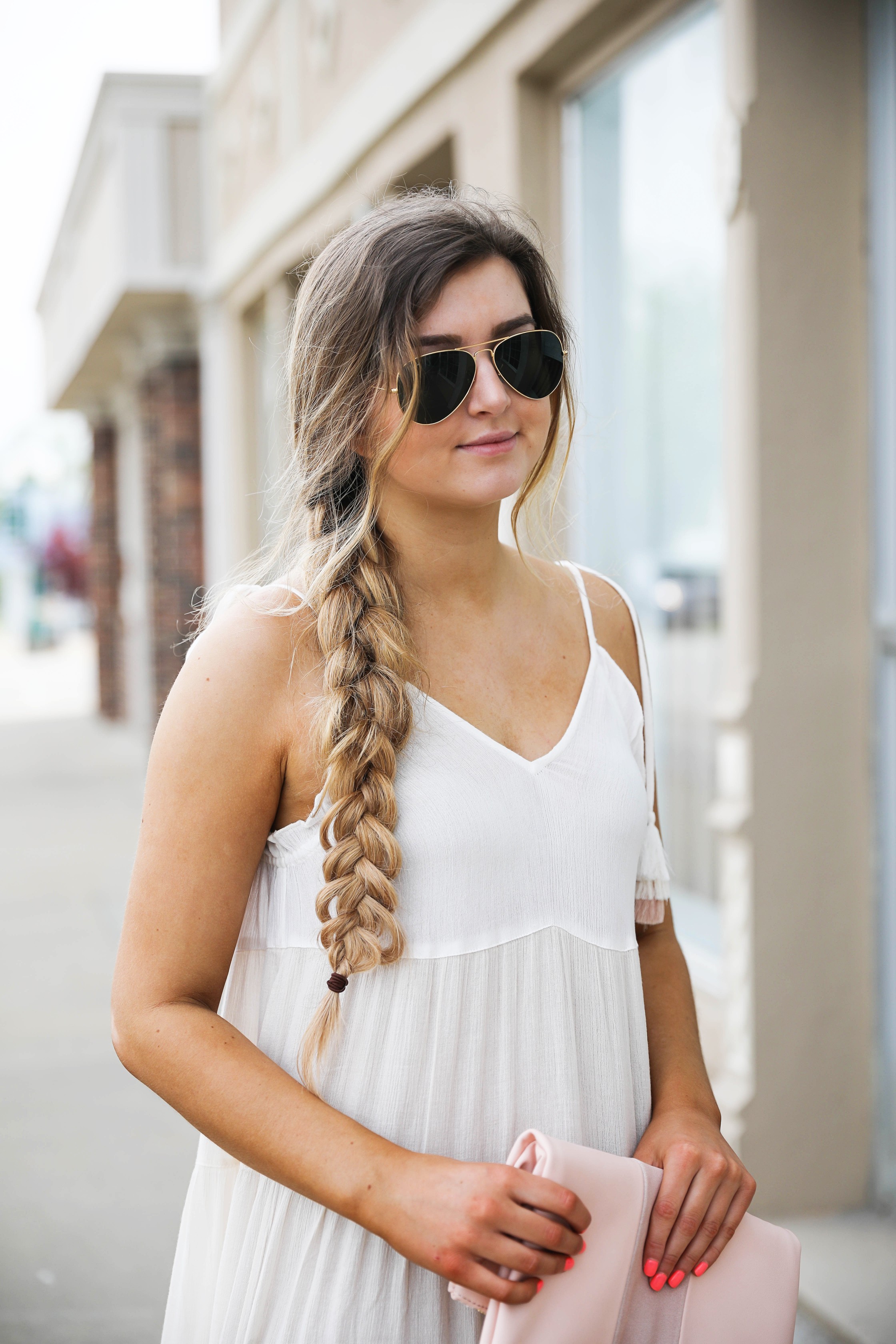 This pink and white color block dress is the perfect flowy beach dress for this spring and summer. Perfect spring outfit. By Lauren Lindmark on dailydoseofcharm.com daily dose of charm