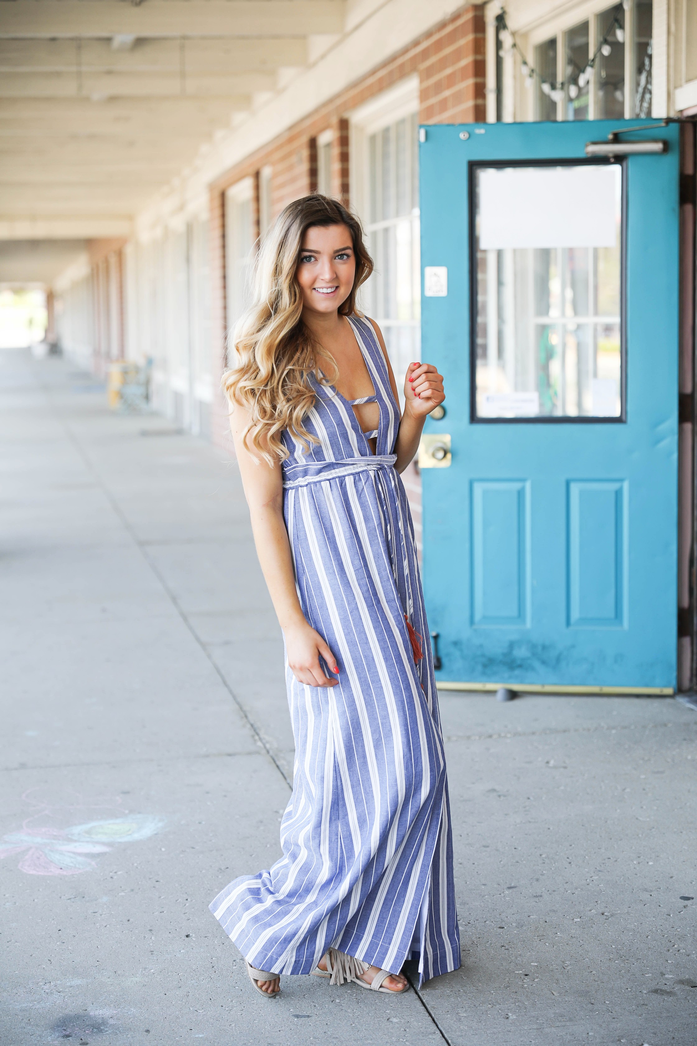 How cute is this Nautical Striped Tassel Dress? I have been loving dresses for spring and summer and this one is one of my favorites! Perfect for boating or days by the beach. By Lauren Lindmark on daily dose of charm dailydoseofcharm.com