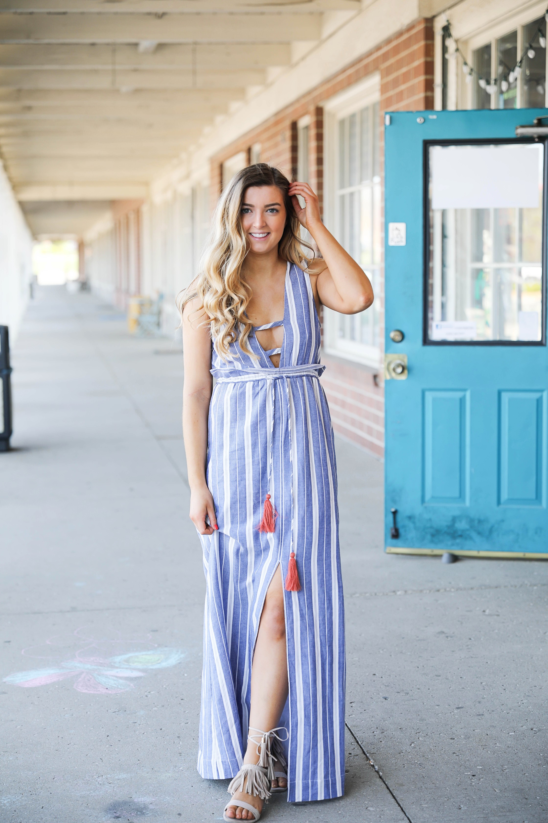 How cute is this Nautical Striped Tassel Dress? I have been loving dresses for spring and summer and this one is one of my favorites! Perfect for boating or days by the beach. By Lauren Lindmark on daily dose of charm dailydoseofcharm.com