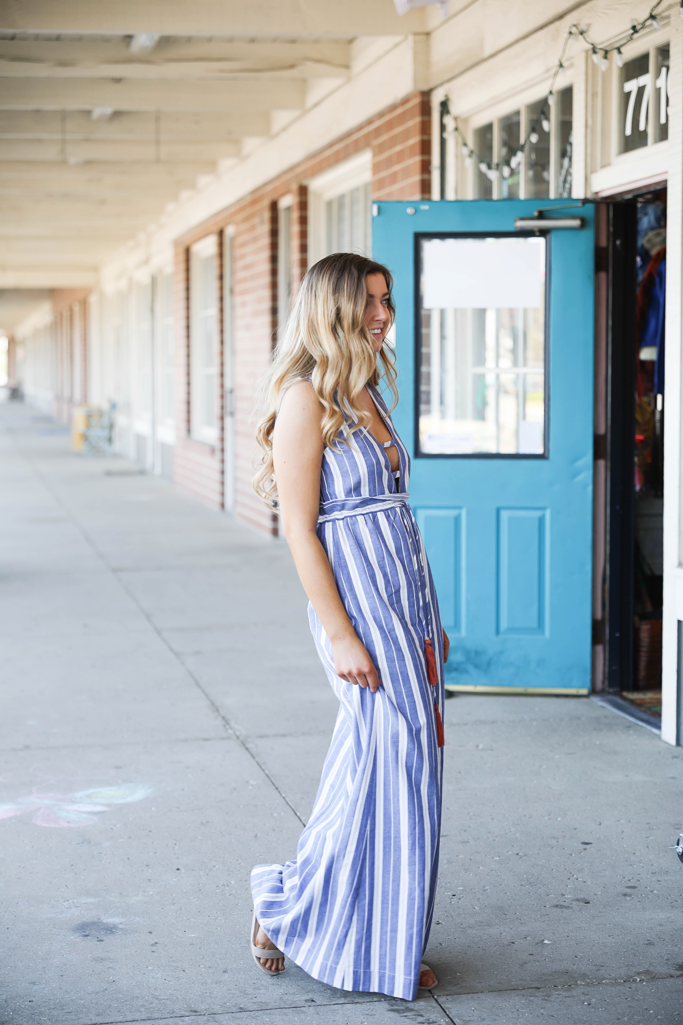 How cute is this Nautical Striped Tassel Dress? I have been loving dresses for spring and summer and this one is one of my favorites! Perfect for boating or days by the beach. By Lauren Lindmark on daily dose of charm dailydoseofcharm.com