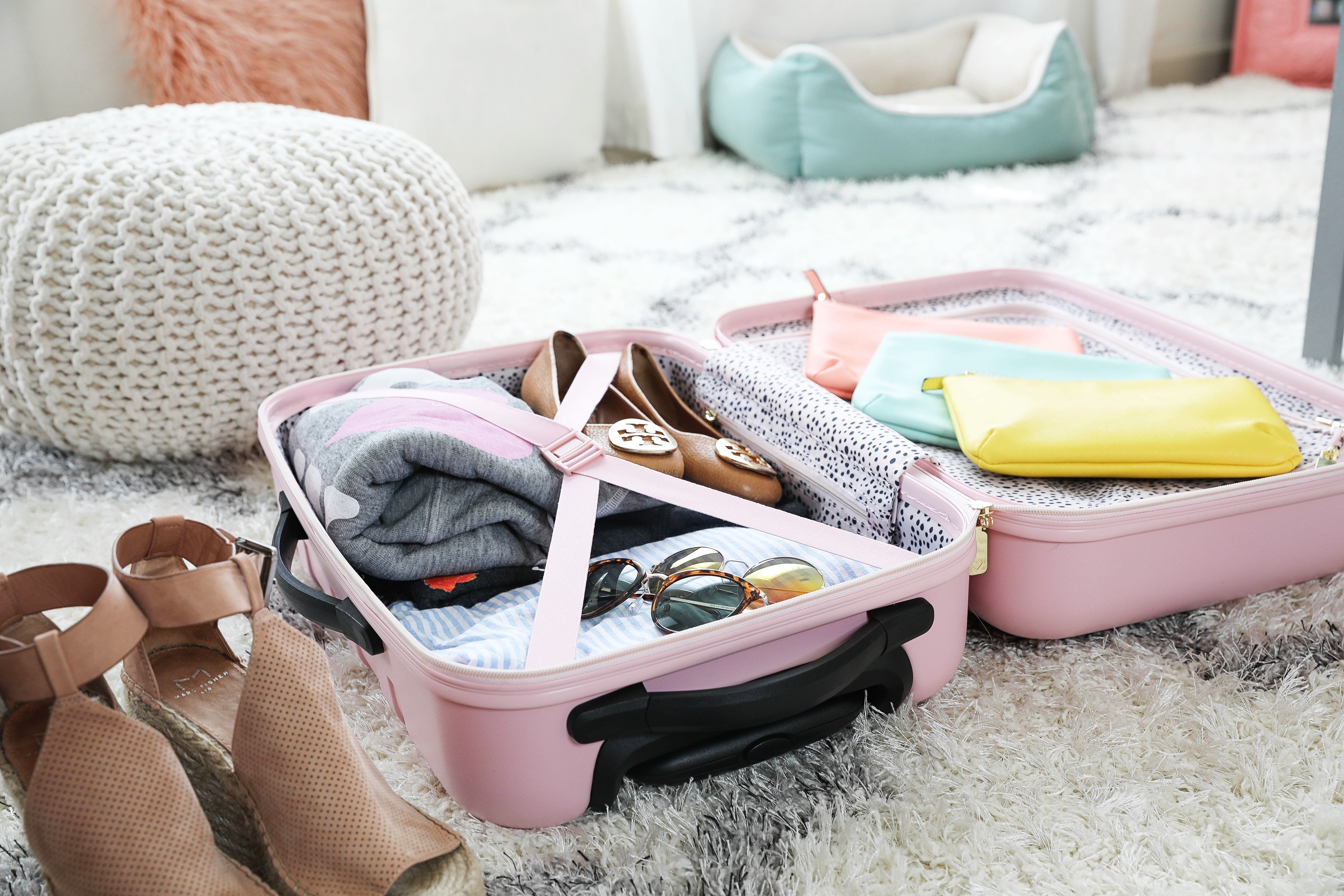 Packing tips and travel tips for frequent flyers! How to travel easier plus cute suitcases. On the blog Daily Dose of Charm by Lauren Lindmark dailydoseofcharm.com