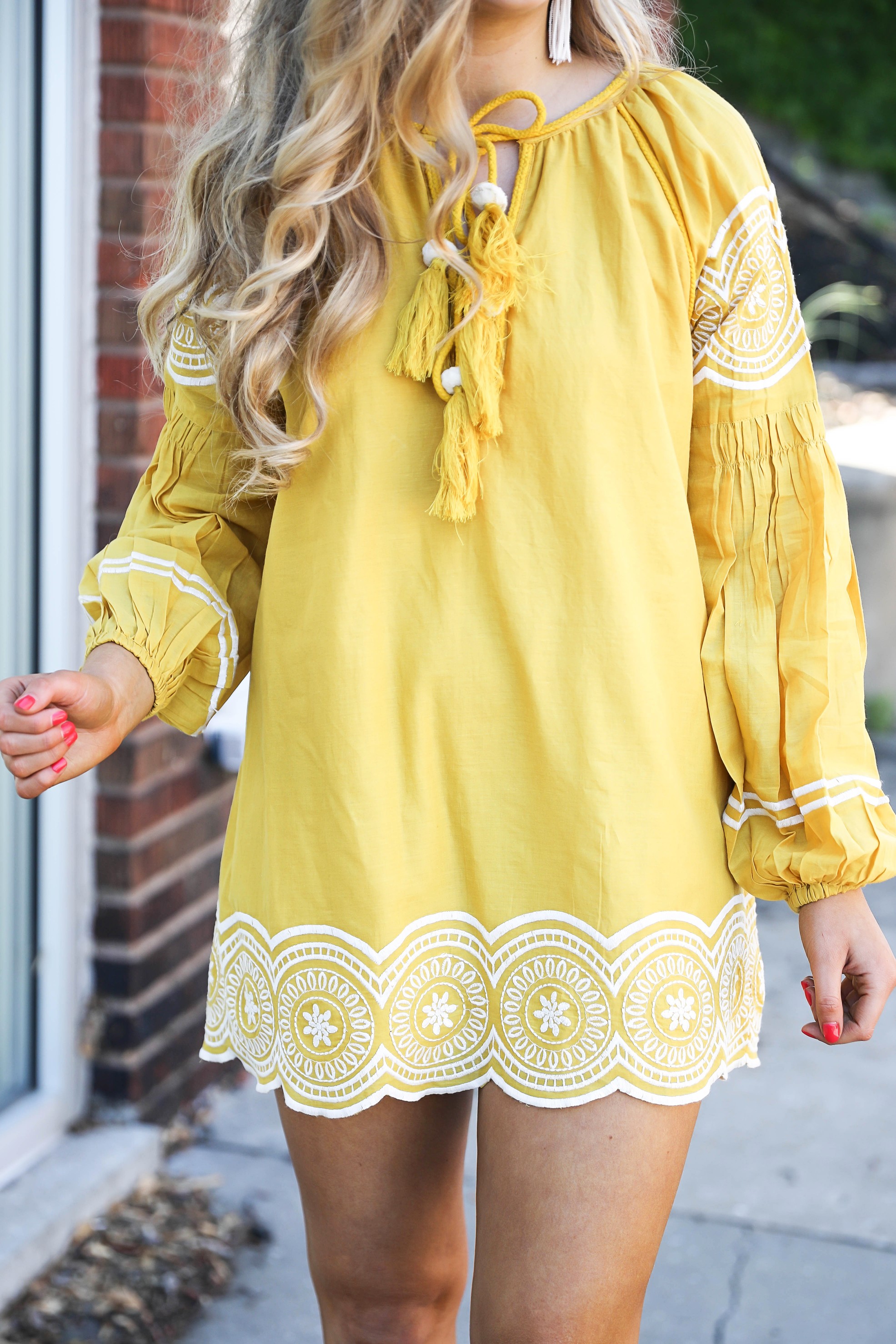 Fun yellow and white embroidered dress on fashion blog daily dose of charm by lauren lindmark dailydoseofcharm.com