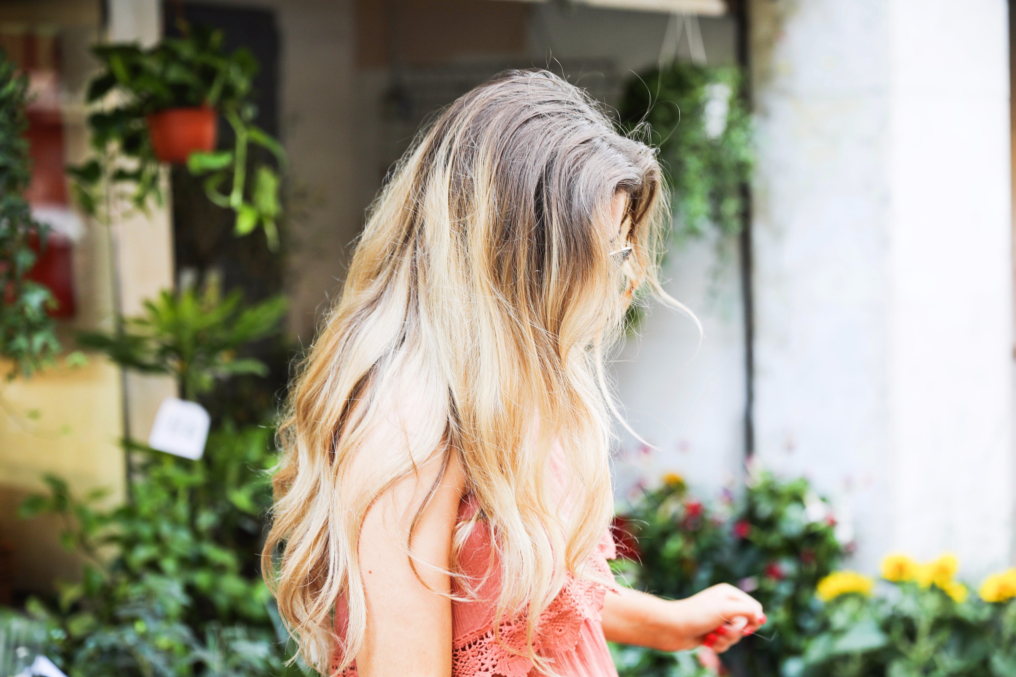 Coral maxi dress in barcelona spain fresh flower market by fashion blogger lauren lindmark daily dose of charm dailydoseofcharm.com