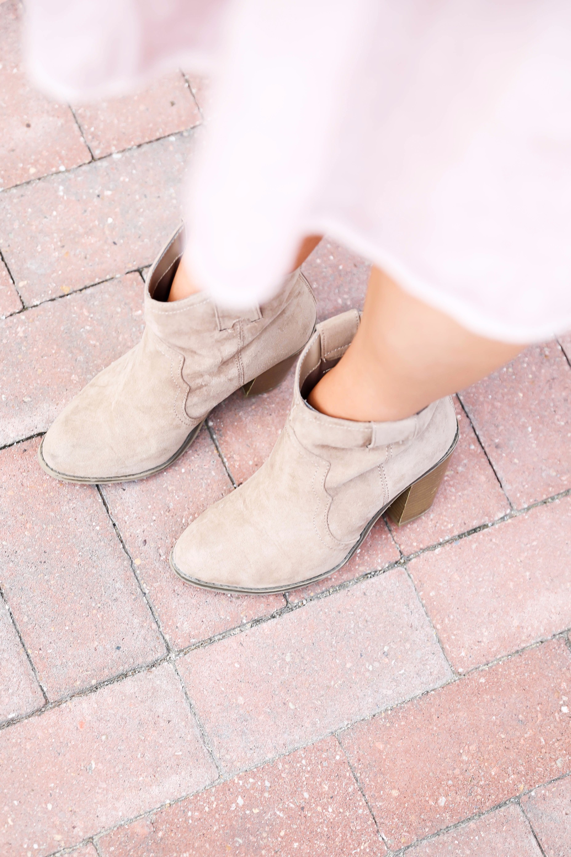 Pretty lavender lace dress paired with booties for fall! The color of this dress is amazing, I can't get over the lace detail around the waste! Outfit by fashion blogger daily dose of charm by lauren lindmark