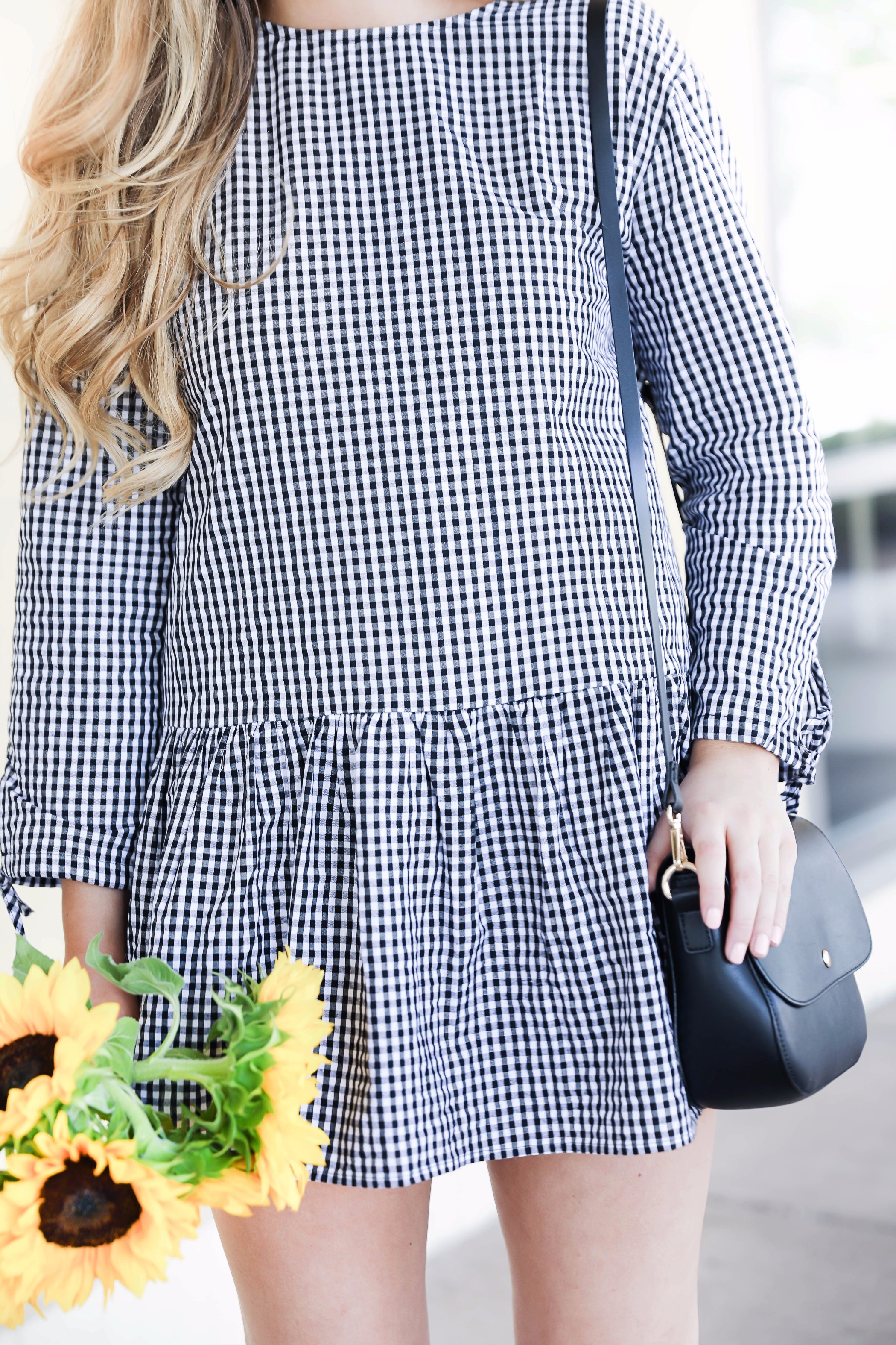 Sunflowers and gingham! The cutest low waist dress for summer transiting into fall. I can't get enough of this cute gingham dress! More details on fashion blog daily dose of charm by lauren lindmark