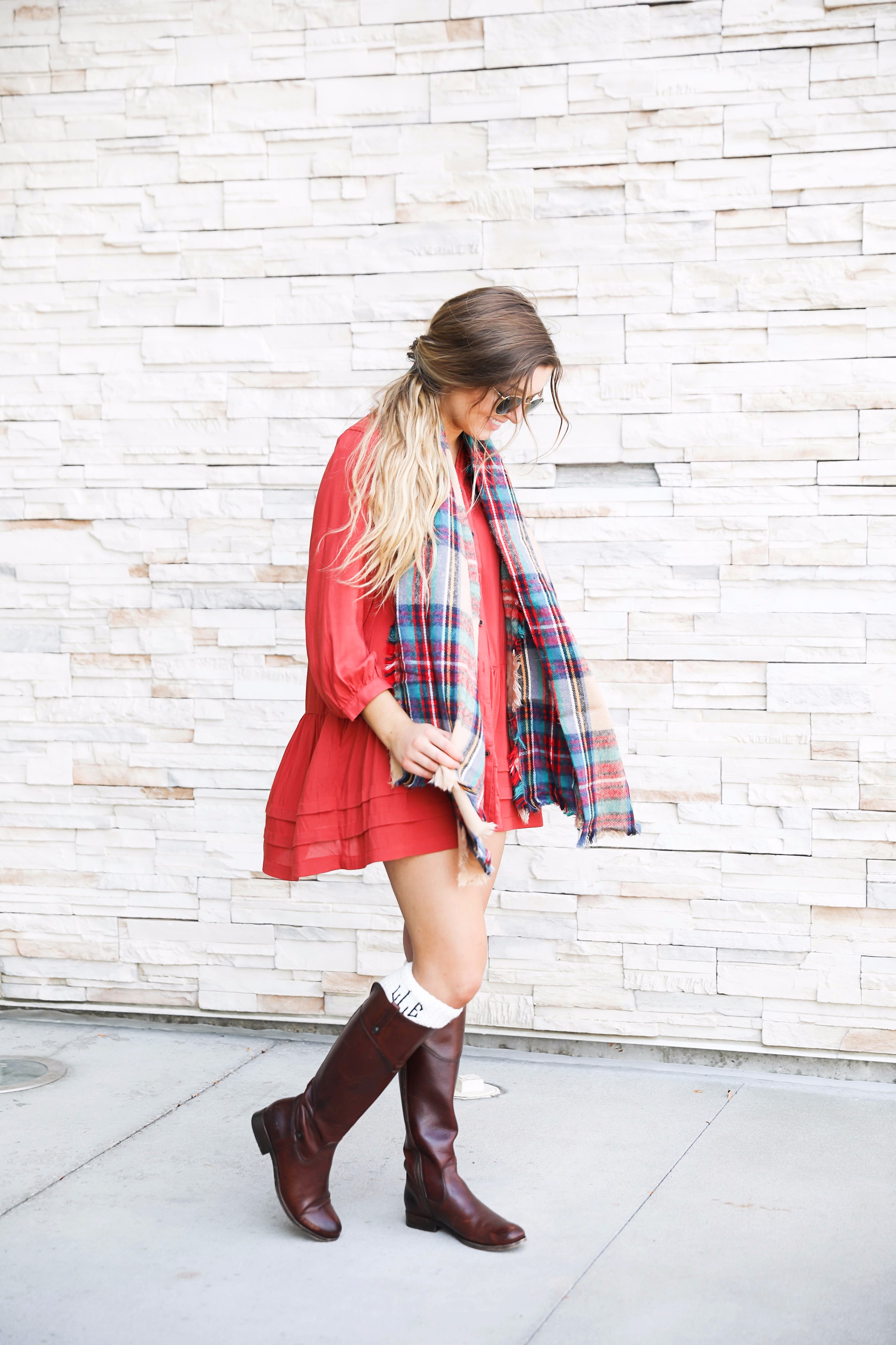 Coral button up dress for fall! I love a classic fall outfit like this, dresses with blanket scarves are so cute! I love the monogram boot socks to finish off the look with Frye boots! Find the details on fall fashion blog daily dose of charm bby lauren lindmark