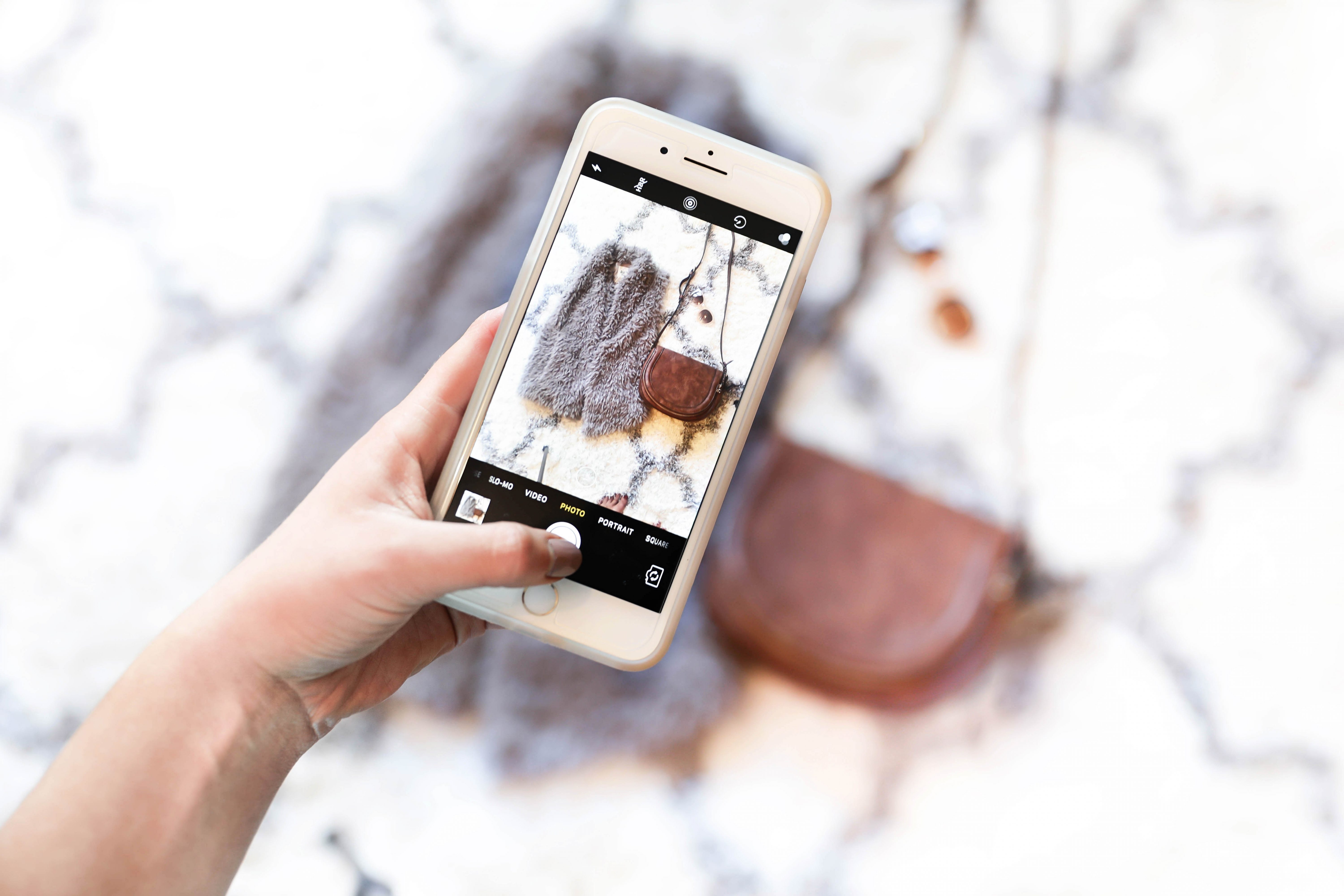 How I edit blog photos on my iphone for my blog and Instagram! Easy editing tips by fashion blogger daily dose of charm by lauren lindmark