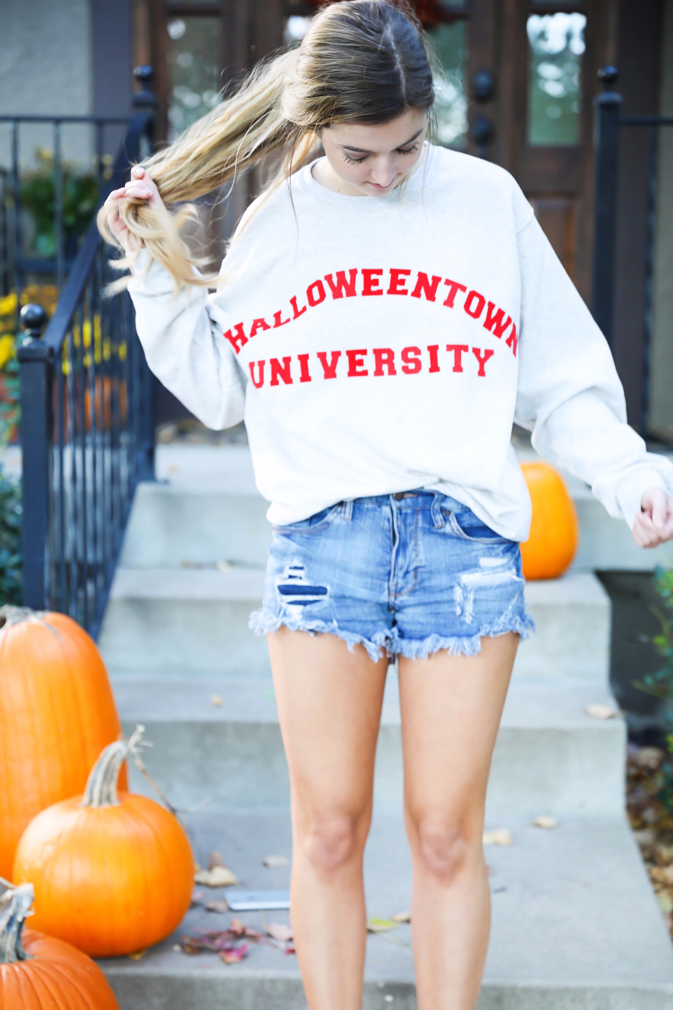 Halloweentown univeristy sweatshirt DIY! Easy last minute halloween costumes details on fashion blog daily dose of charm by lauren lindmark