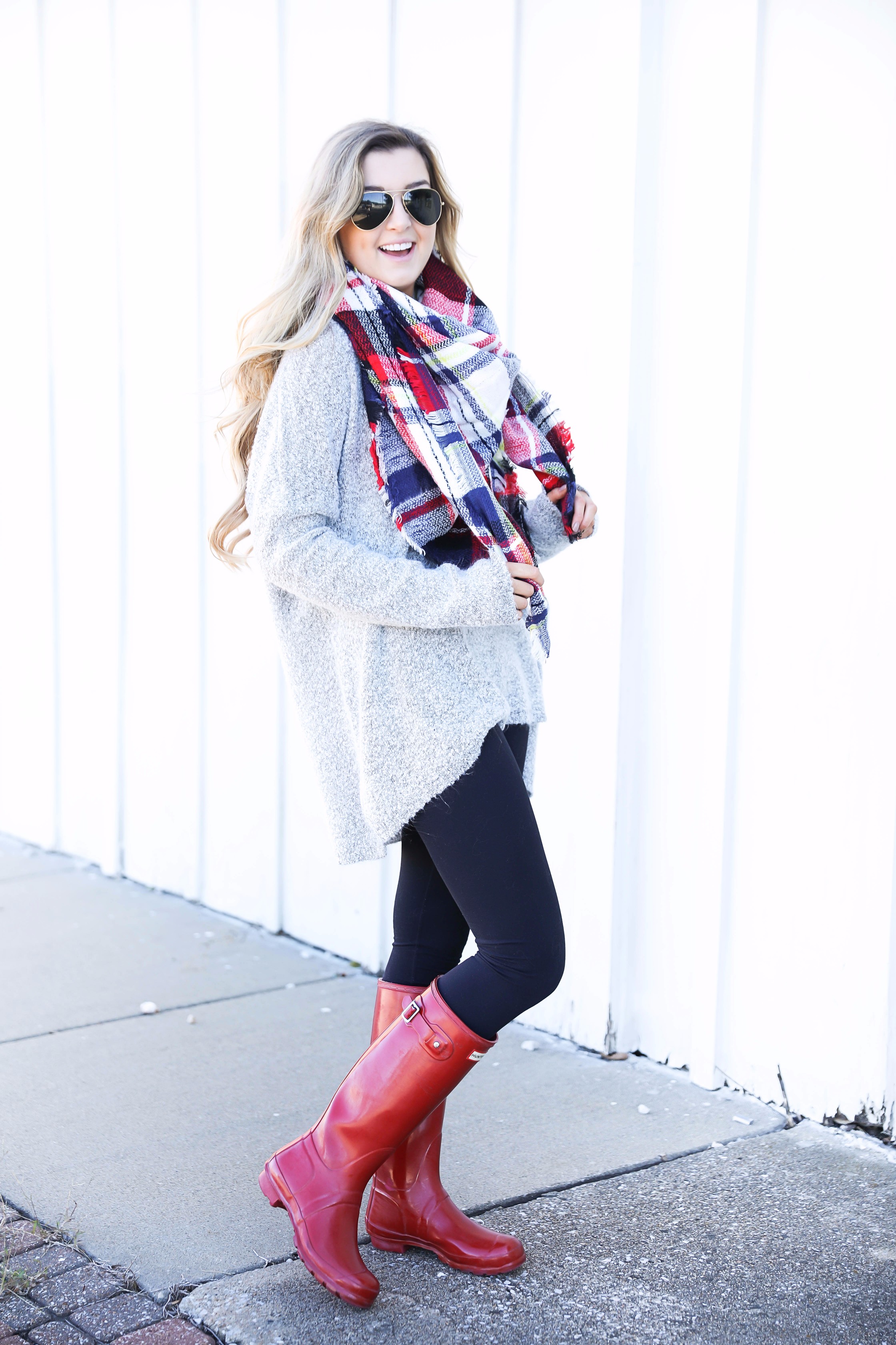 How to tie blanket scarves! This cute Marley Lilly Monogrammed Boyfriend Sweater and ilymix scarf make for the cutest fall outfit! Find all the details on fashion blog daily dose of charm by Lauren Lindmark