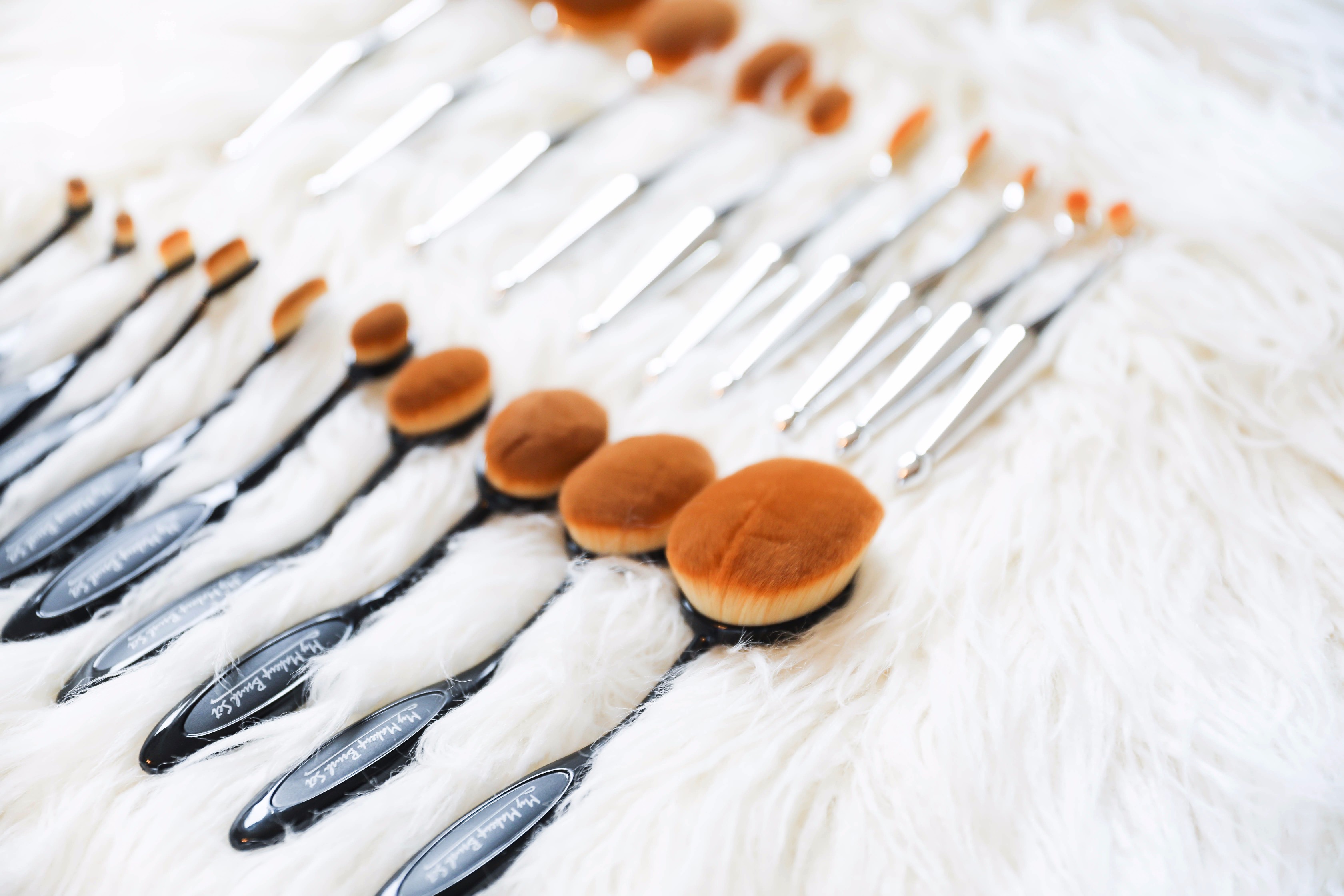 October beauty favorites! Mikas Beauty round makeup brushes! Beauty flatlay! Details on daily dose of charm by lauren lindmark