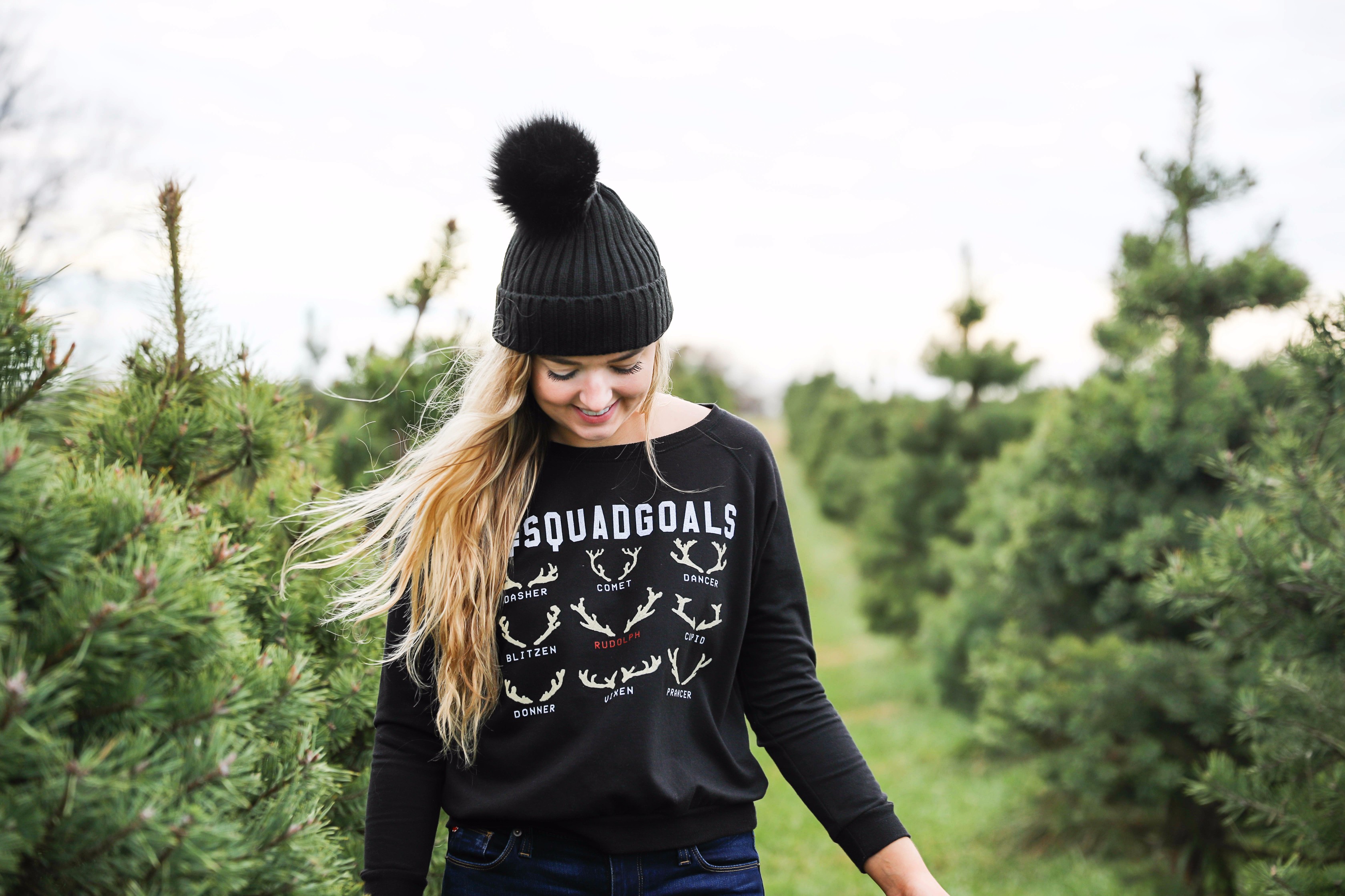 Christmas tree farm outfit idea! Squad goals with the reindeers shirt! Details on fashion blog daily dose of charm by lauren lindmark