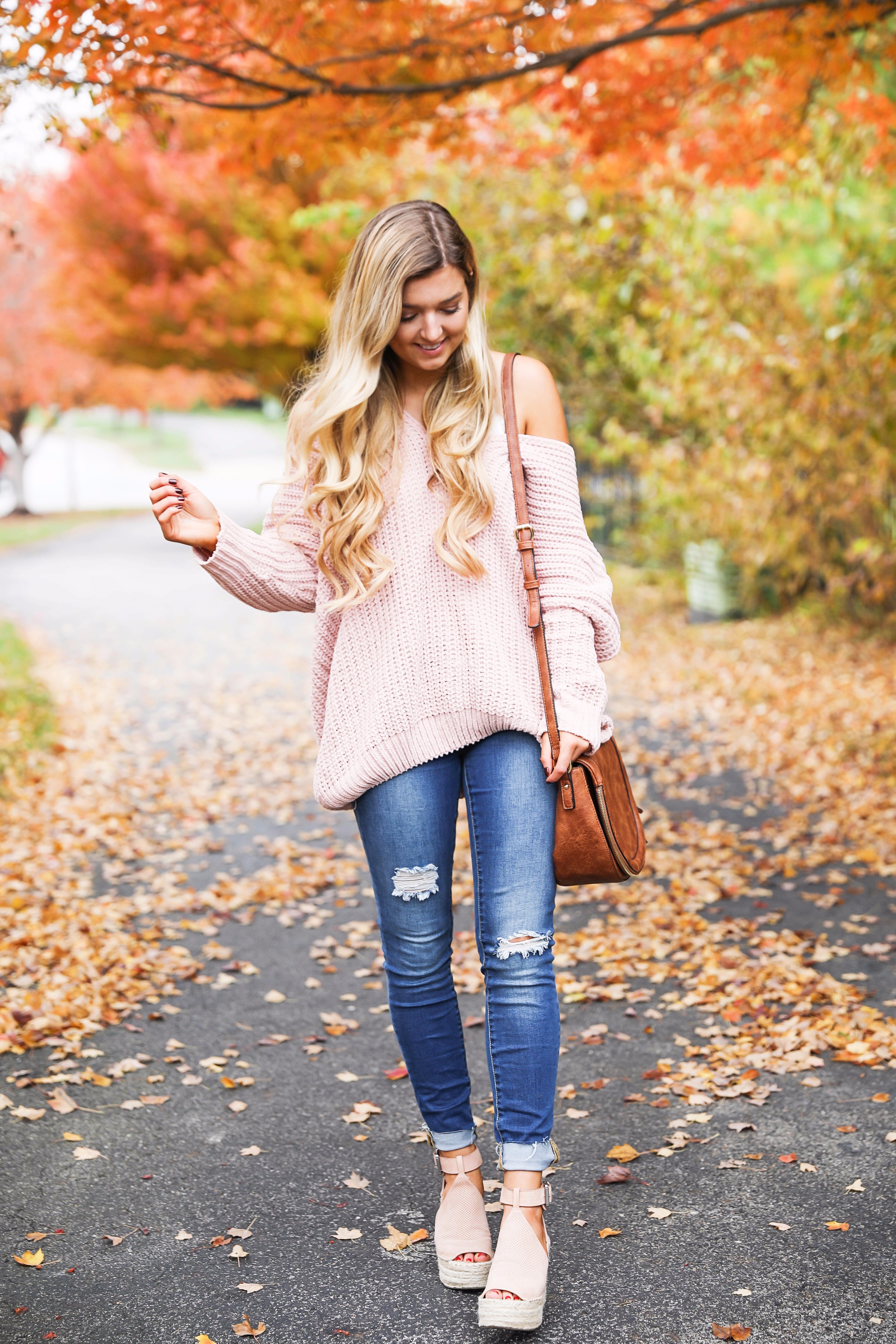 Pink slouchy sweater with cream free people bralette! The perfect sweater for bralettes! Pretty fall foliage photoshoot on fashion blog daily dose of charm by lauren lindmark