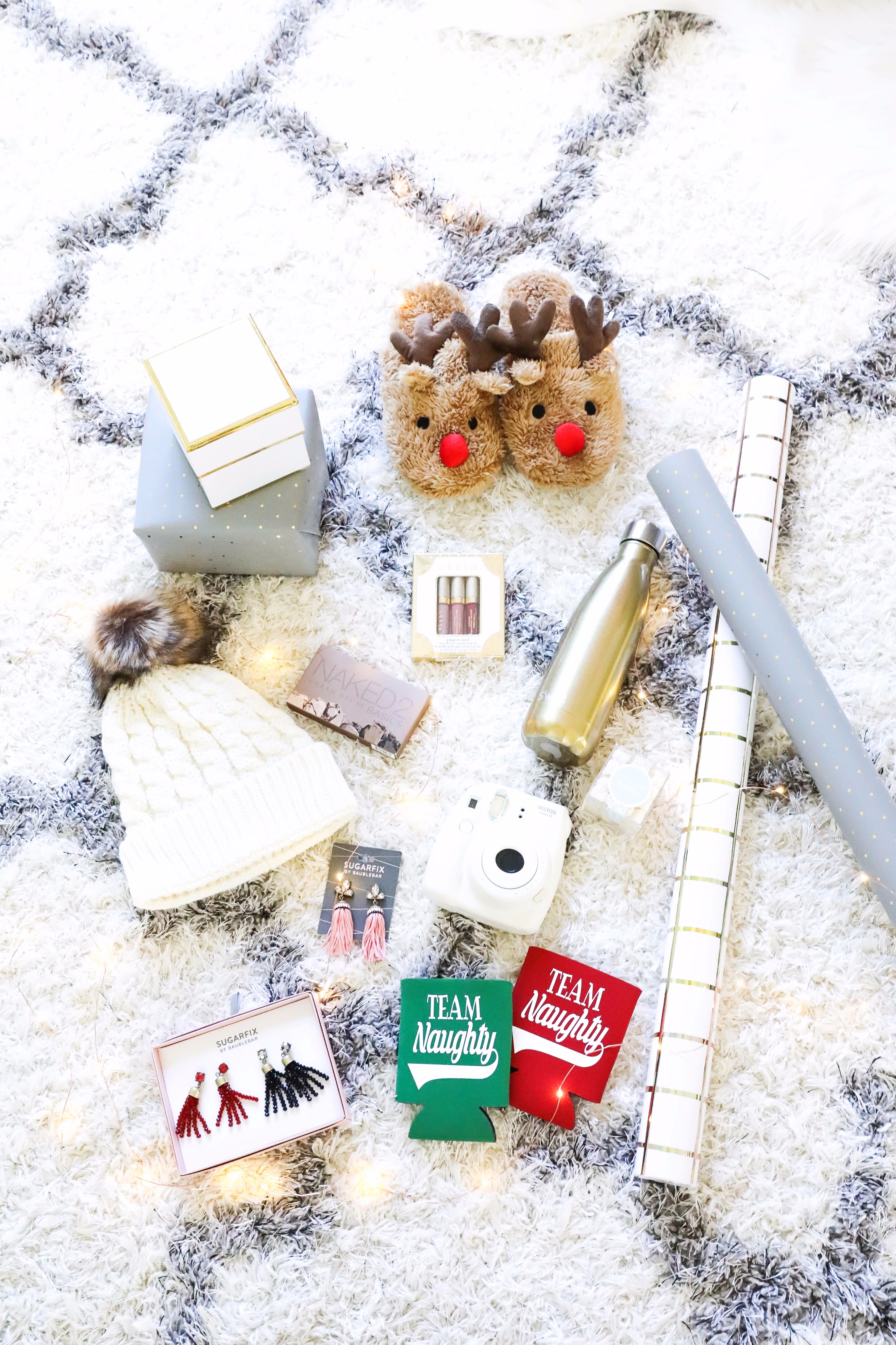 Stockings stuffer christmas ideas and huge holiday giveaway! Details on fashion blog daily dose of charm by lauren lindmark
