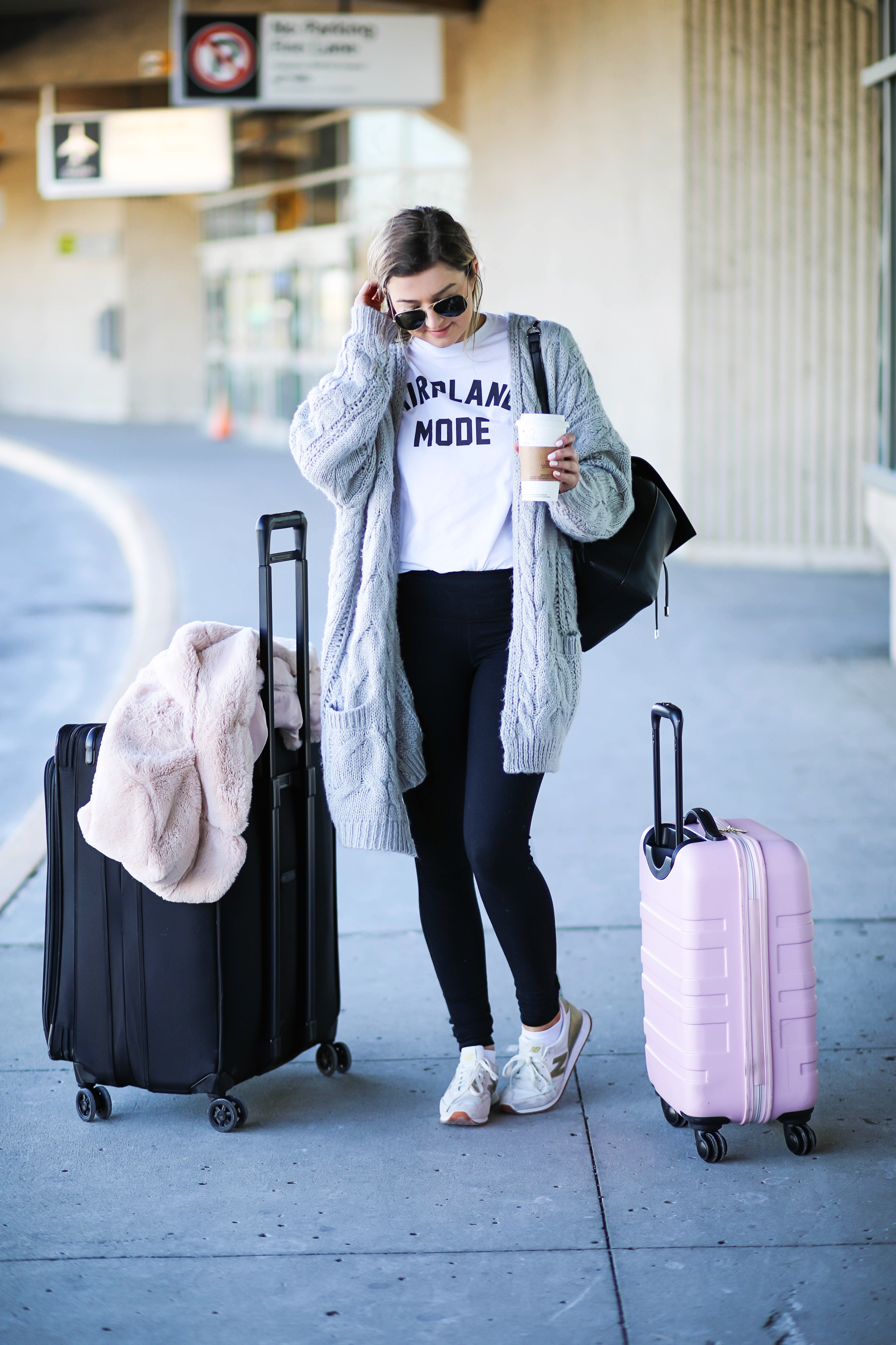 Airplane outfit! What to wear on an airplane. Artport style on fashion blog daily dose of charm by lauren lindmark