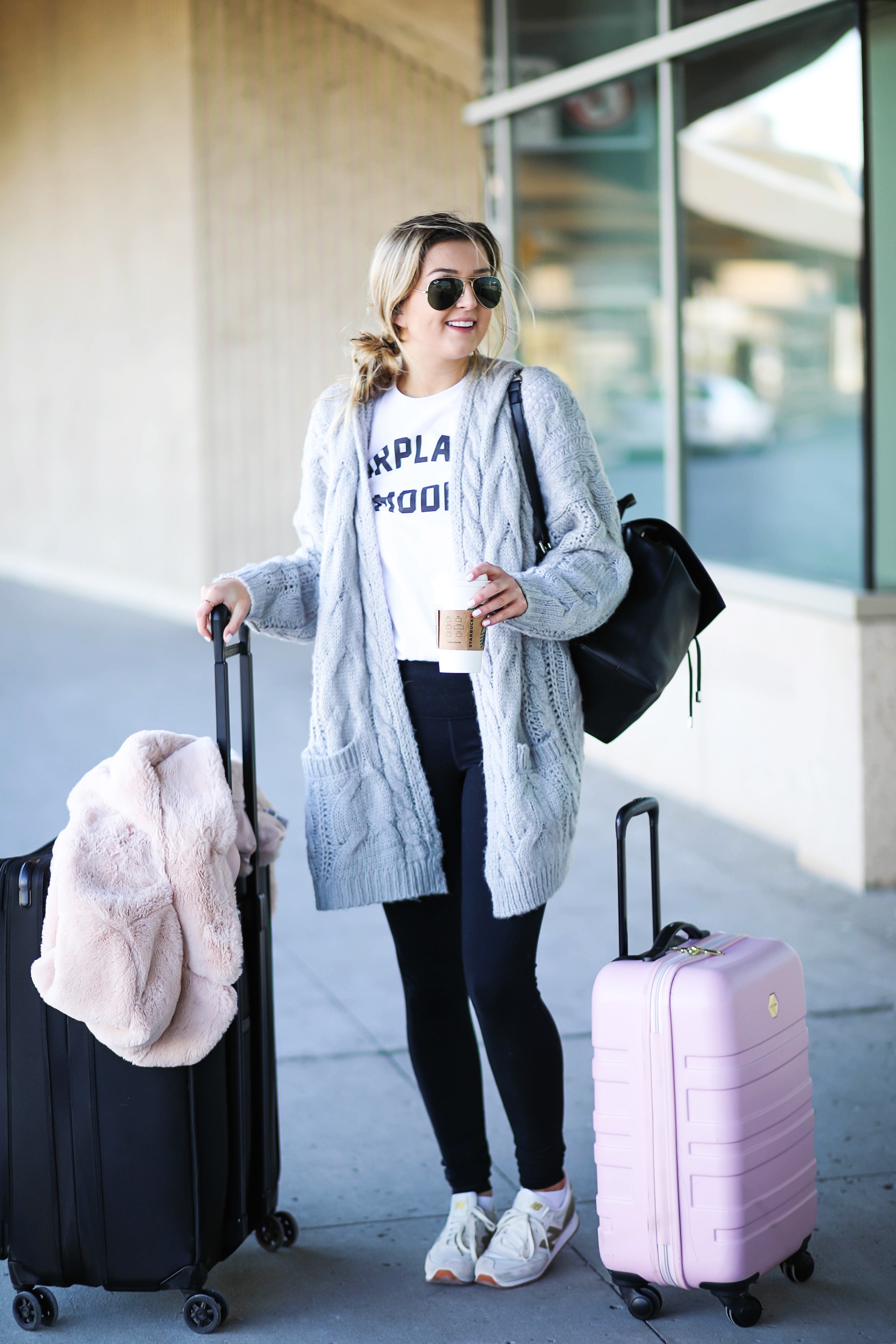 Airplane outfit! What to wear on an airplane. Artport style on fashion blog daily dose of charm by lauren lindmark