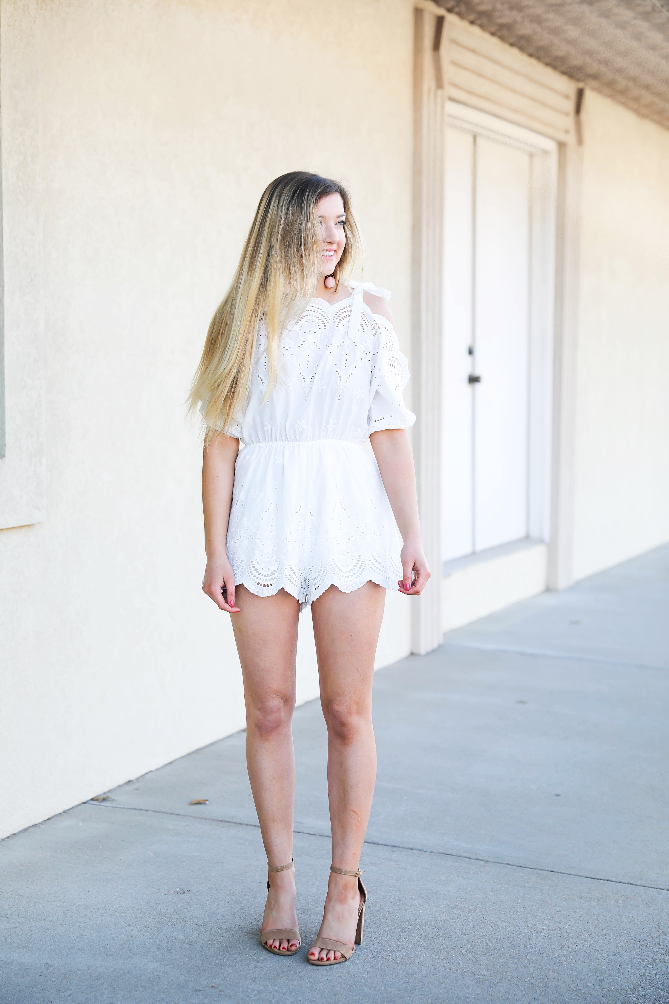 Scalloped romper from Hello Molly! Perfect outfit for valentine's day! Cute white romper for spring or summer! Get the details on daily dose of charm by lauren lindmark