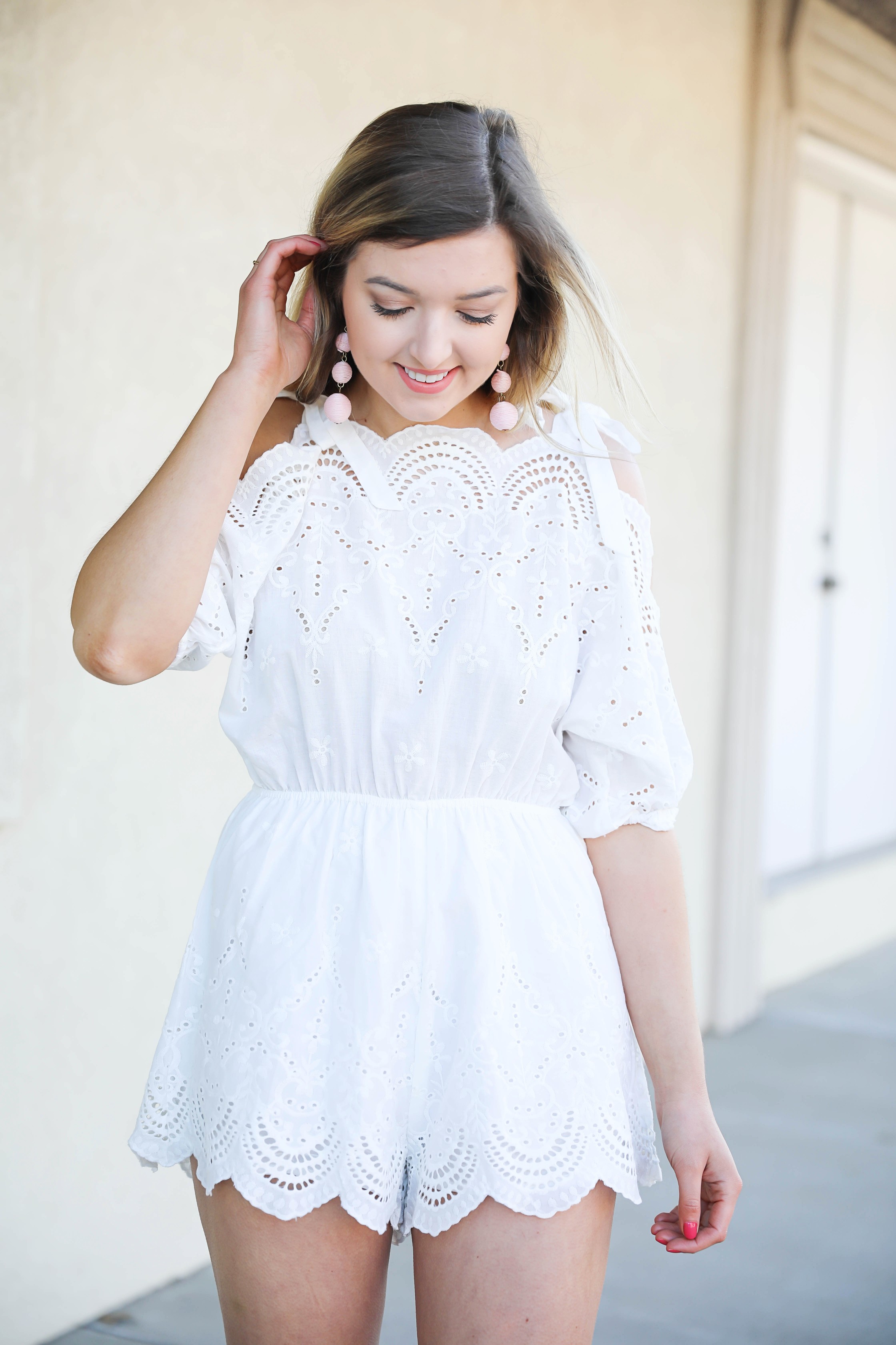 Scalloped romper from Hello Molly! Perfect outfit for valentine's day! Cute white romper for spring or summer! Get the details on daily dose of charm by lauren lindmark