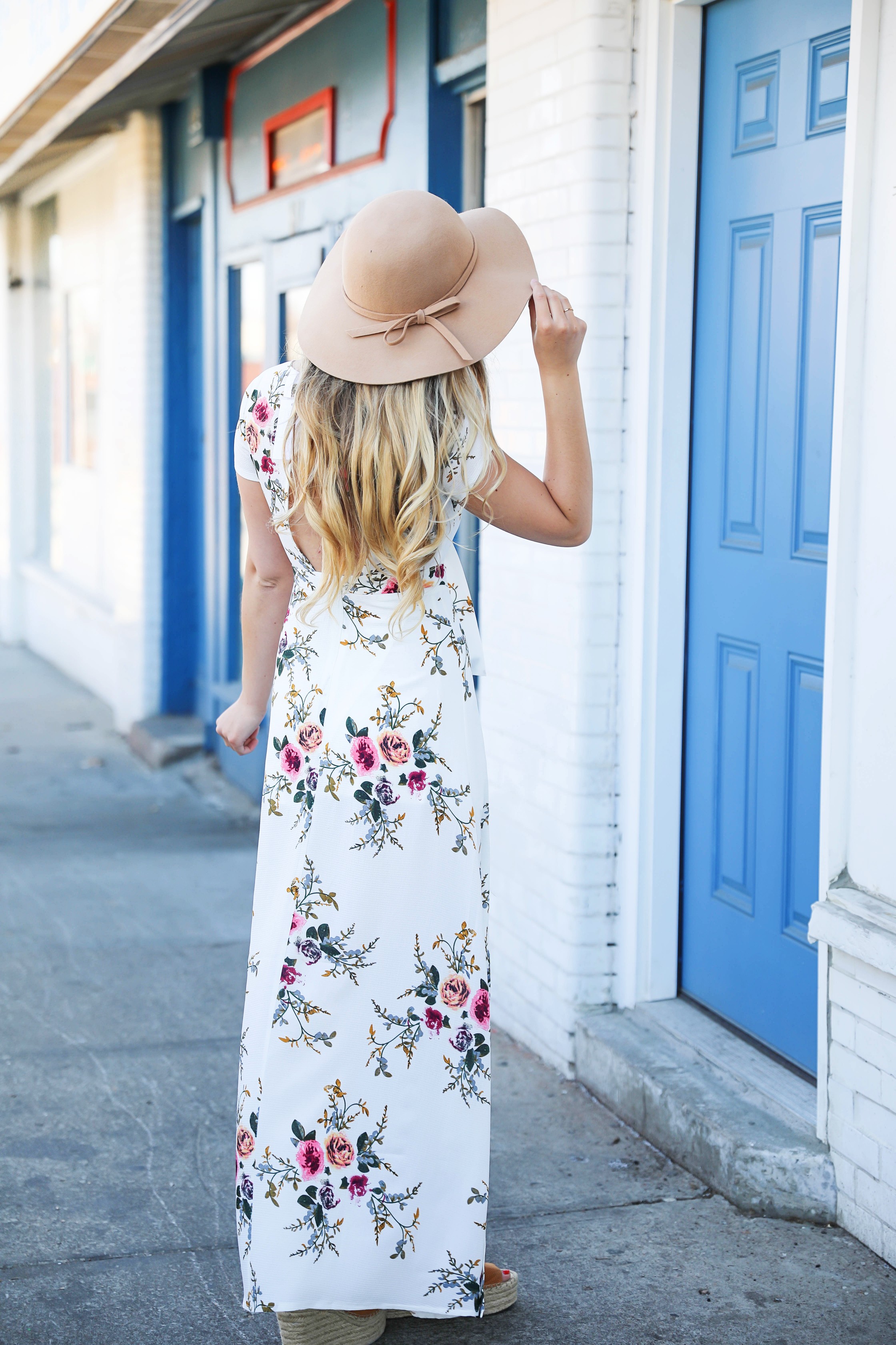 White floral maxi dress from showpo! I love how the dress is tied at the top and the stomach is open! I paired it with a tan felt floppy hat and cute espadrille wedges! Details on fashion blog from kansas city daily dose of charm by lauren lindmark