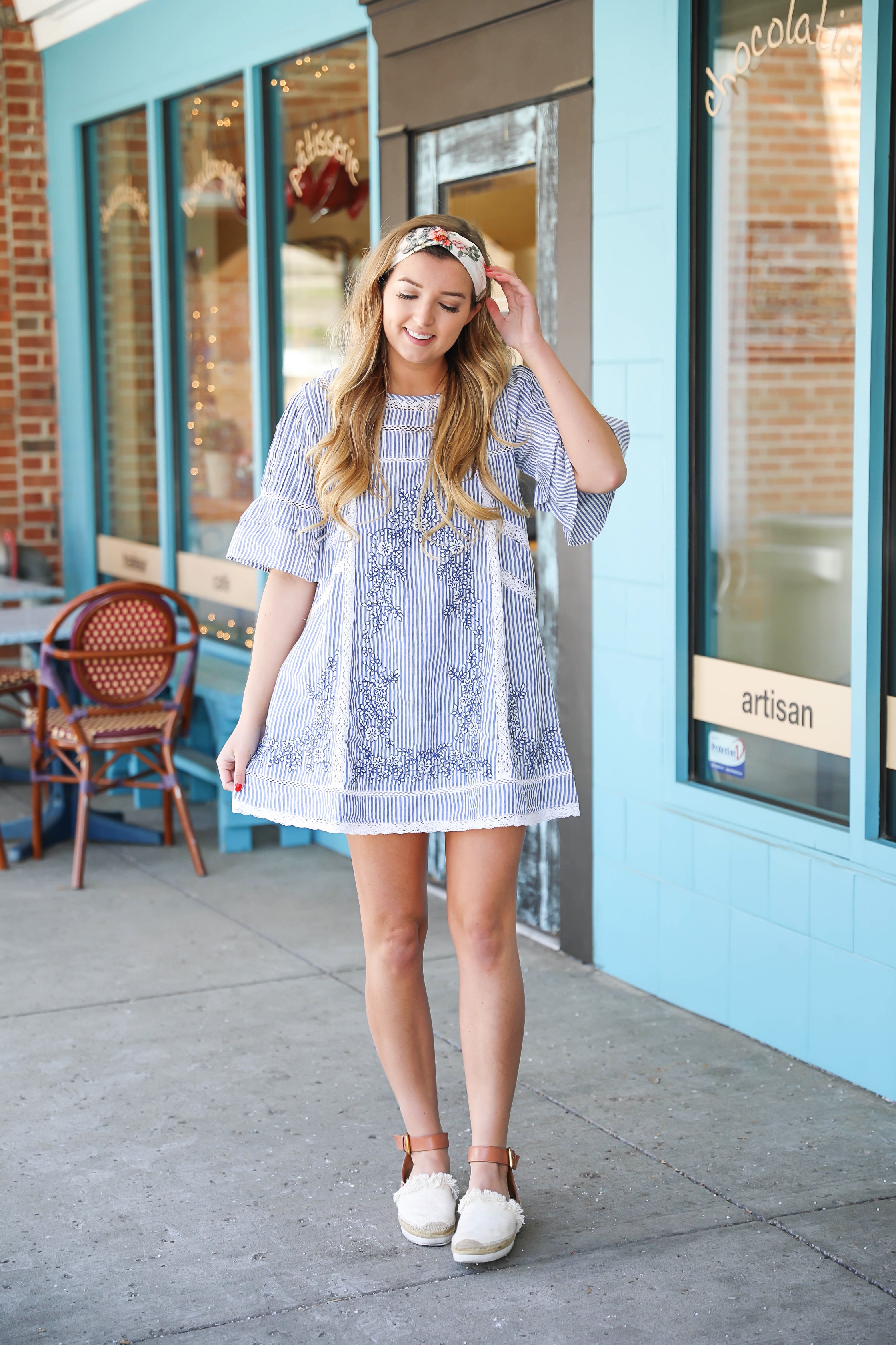 The perfect spring day outfit! I am loving casual dresses right now, and this one by Free People is so cute! The Seersucker flowy embrodiered dress goes perfectly with a floral knot headband and espadrille sandals! Get the details on fashion blog daily dose of charm by lauren lindmark