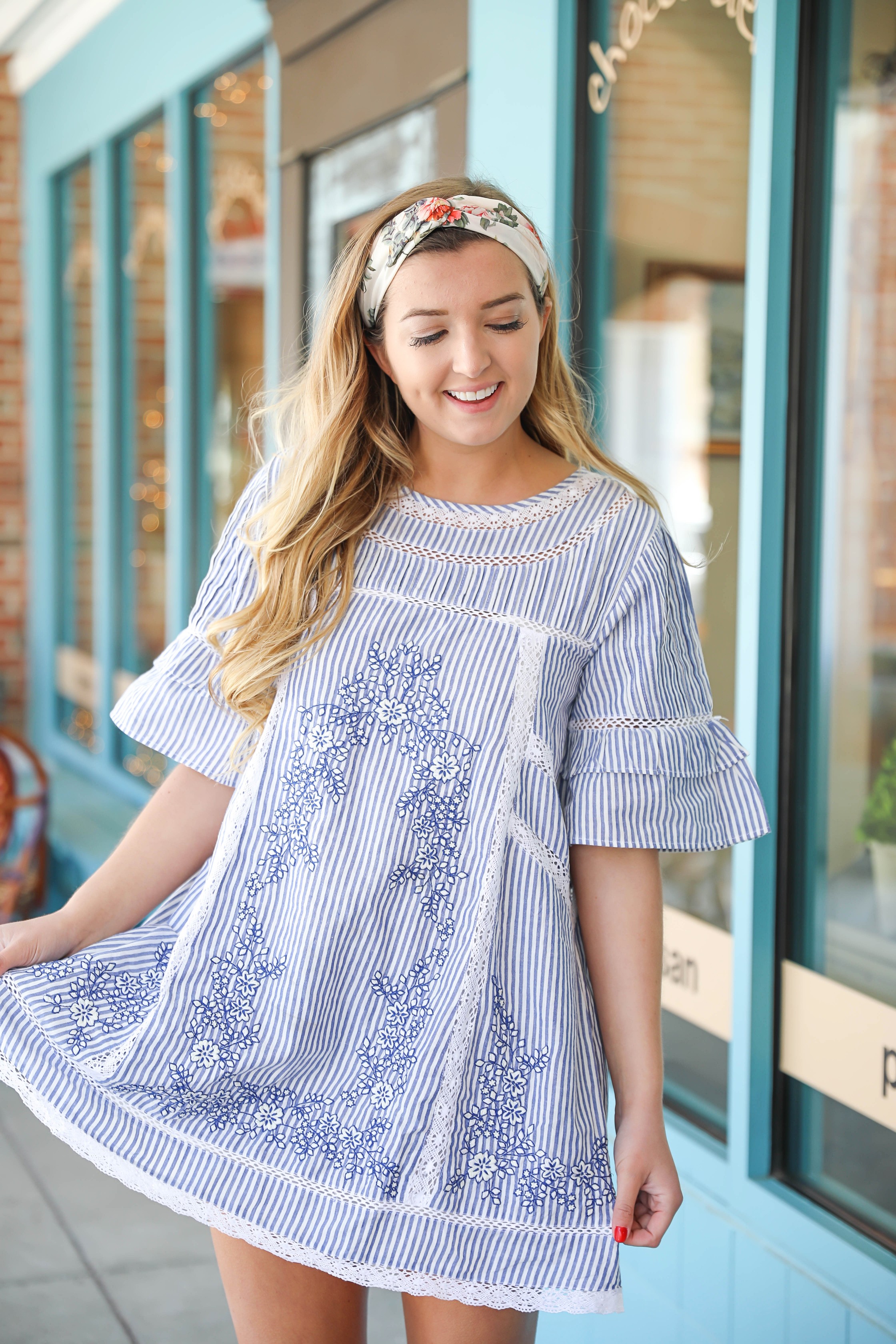 The perfect spring day outfit! I am loving casual dresses right now, and this one by Free People is so cute! The Seersucker flowy embrodiered dress goes perfectly with a floral knot headband and espadrille sandals! Get the details on fashion blog daily dose of charm by lauren lindmark