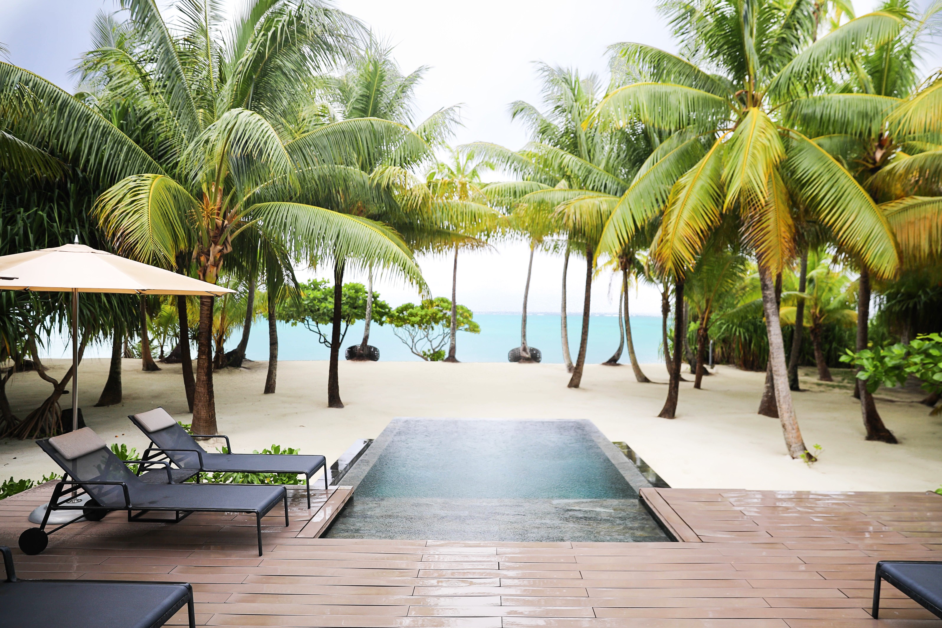 Full property tour of the stunning resort The Brando in French