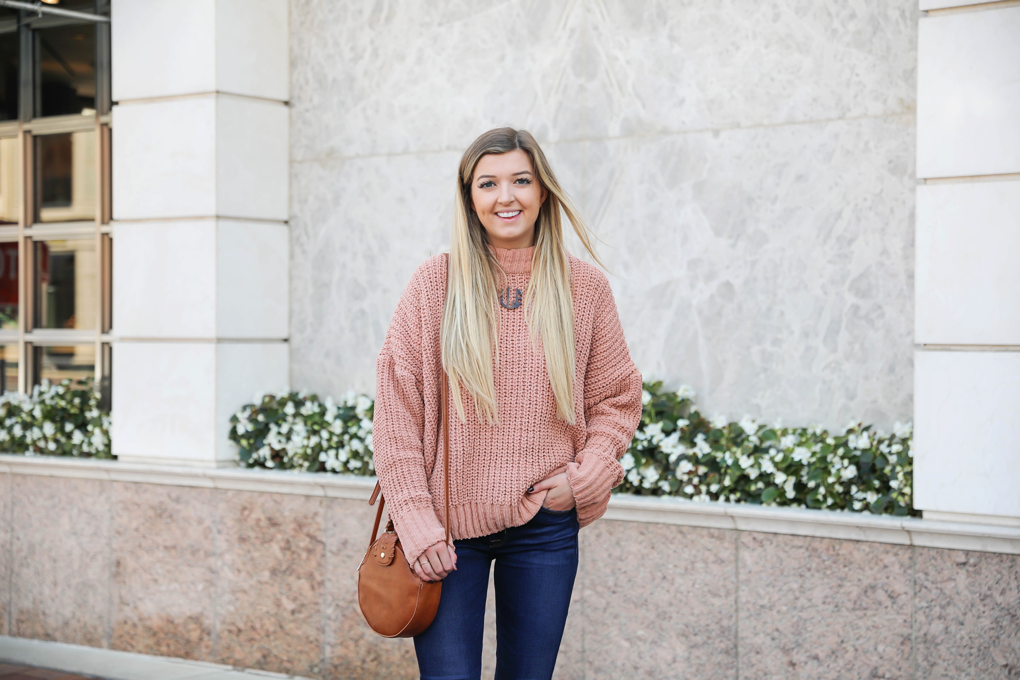 Pale pink hotsell sweater outfit