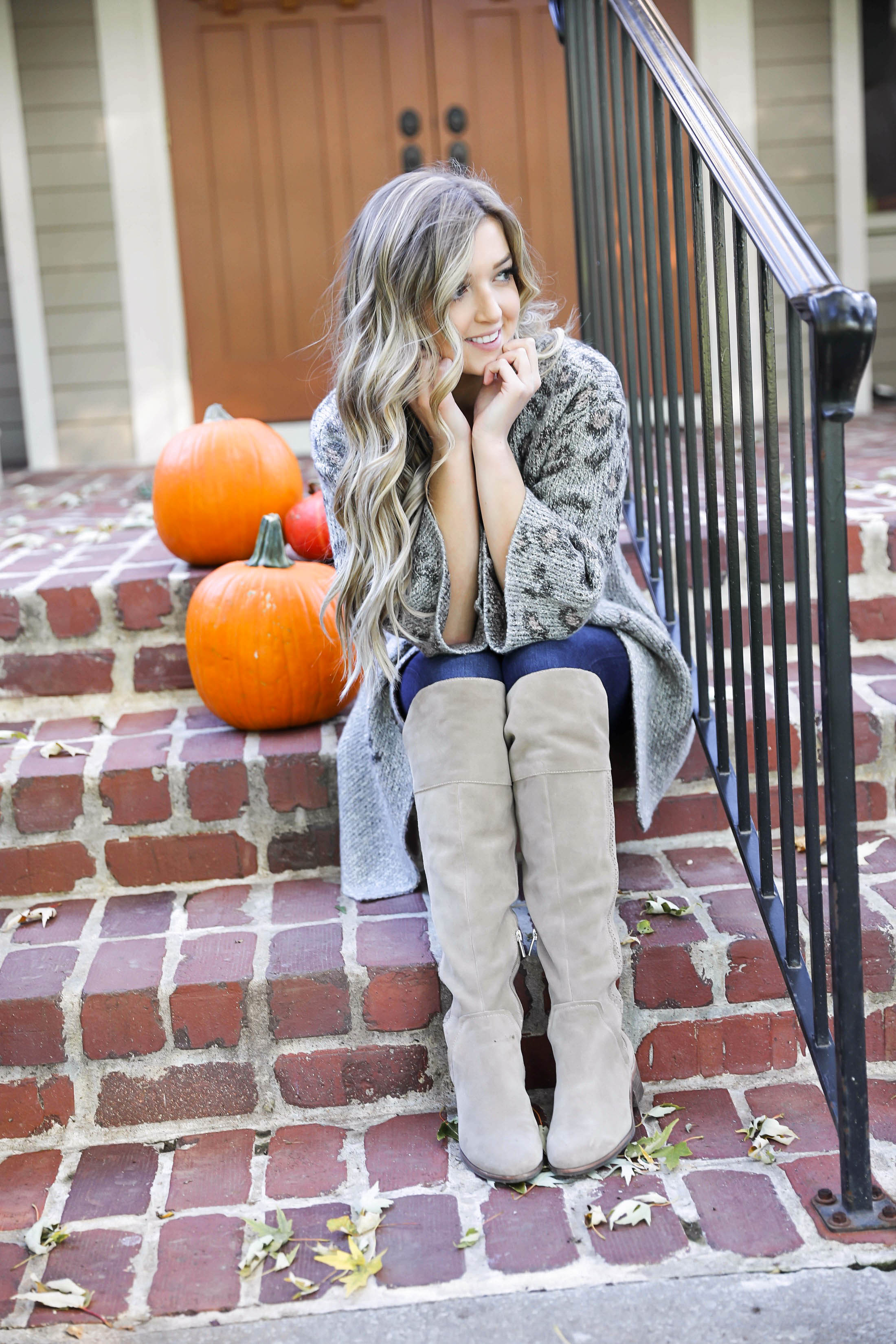 Natural beaded row extensions! The best stylist for NBR extensions in Kansas City is Traci Morby! Fall outfit idea! Sitting on a porch of pumpkins wearing my favorite leopard cardigan! Details on fashion blog daily dose of charm by lauren lindmark