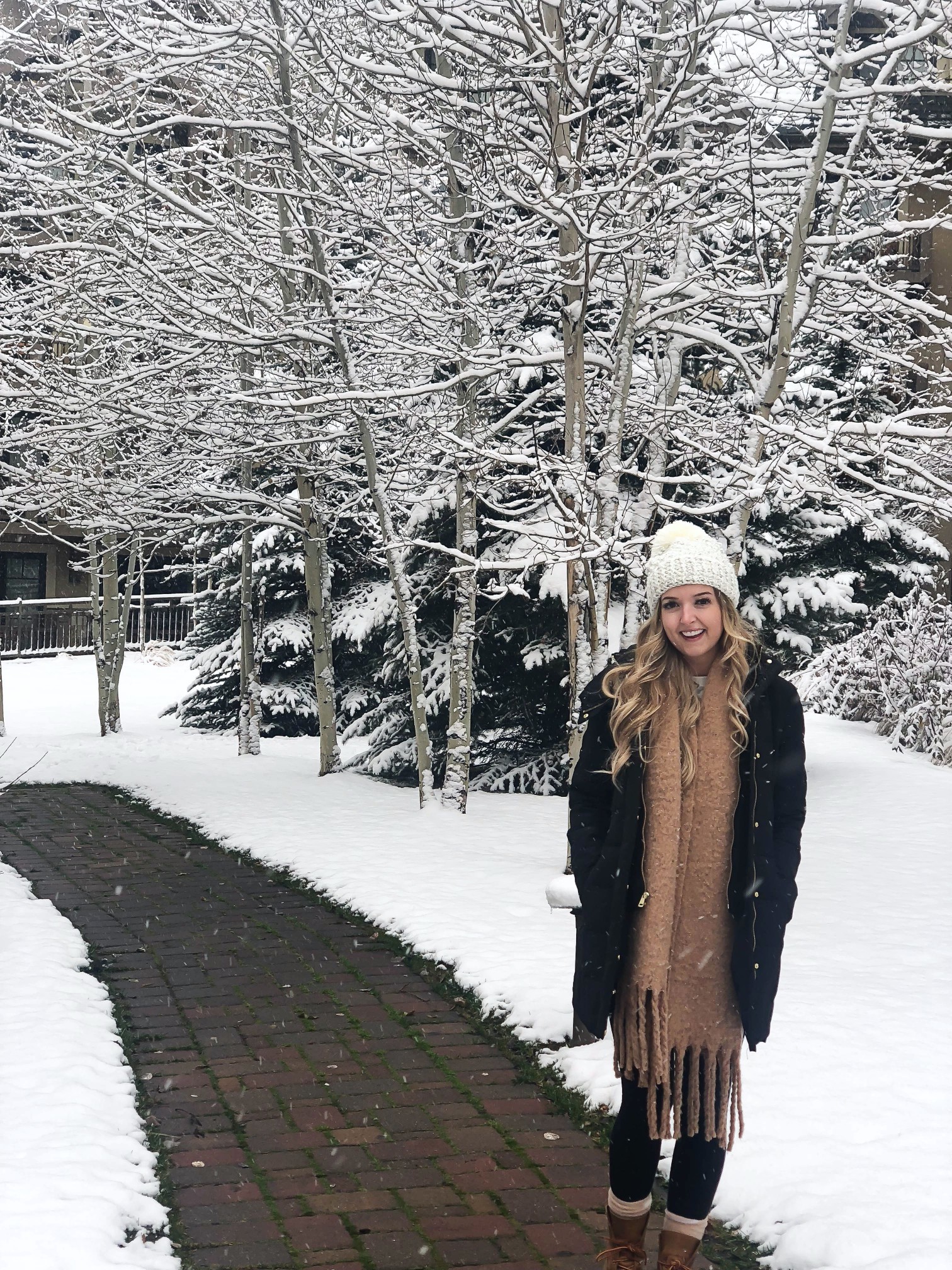 What I wore in Vail! Went to Vail, Colorado last weekend for a wedding so I wanted to share my everyday Colorado outfits and my wedding arrive! We went in November and it was beautiful and snowy! Details on fashion blog daily dos of charm by lauren lindmark